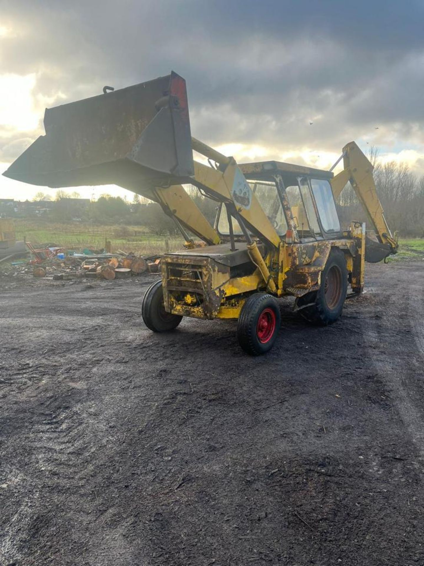 JCB 3C GOOD RUNNER. LEYLAND ENGINE, ONE OF THE LAST MADE 3 GEAR LEVERS, MOSTLY USED WITH FRONT - Image 11 of 13