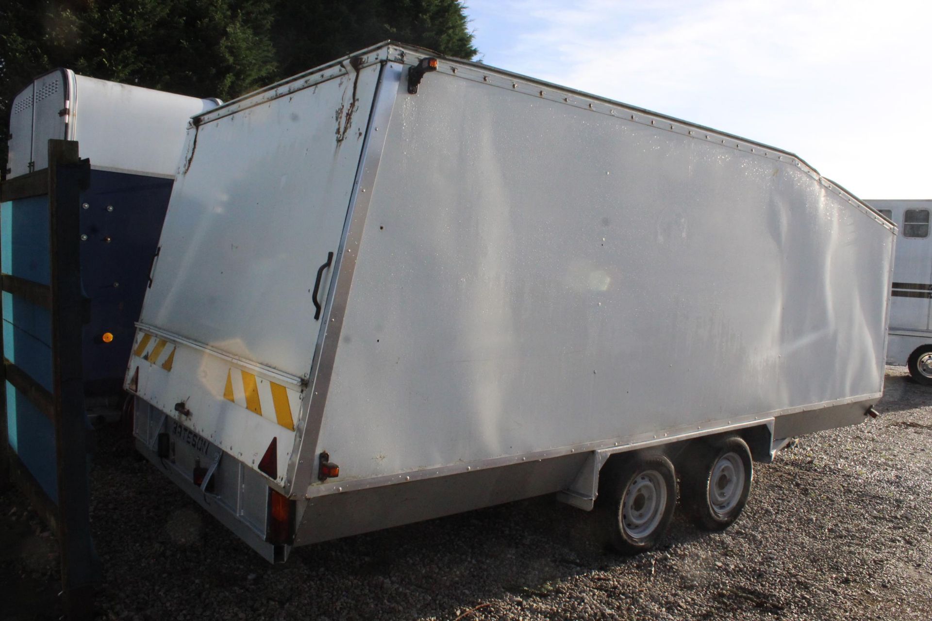 BATESON 16'TWIN AXLE COVERED TILT BED TRAILER IN WORKING ORDER NO VAT - Image 3 of 5