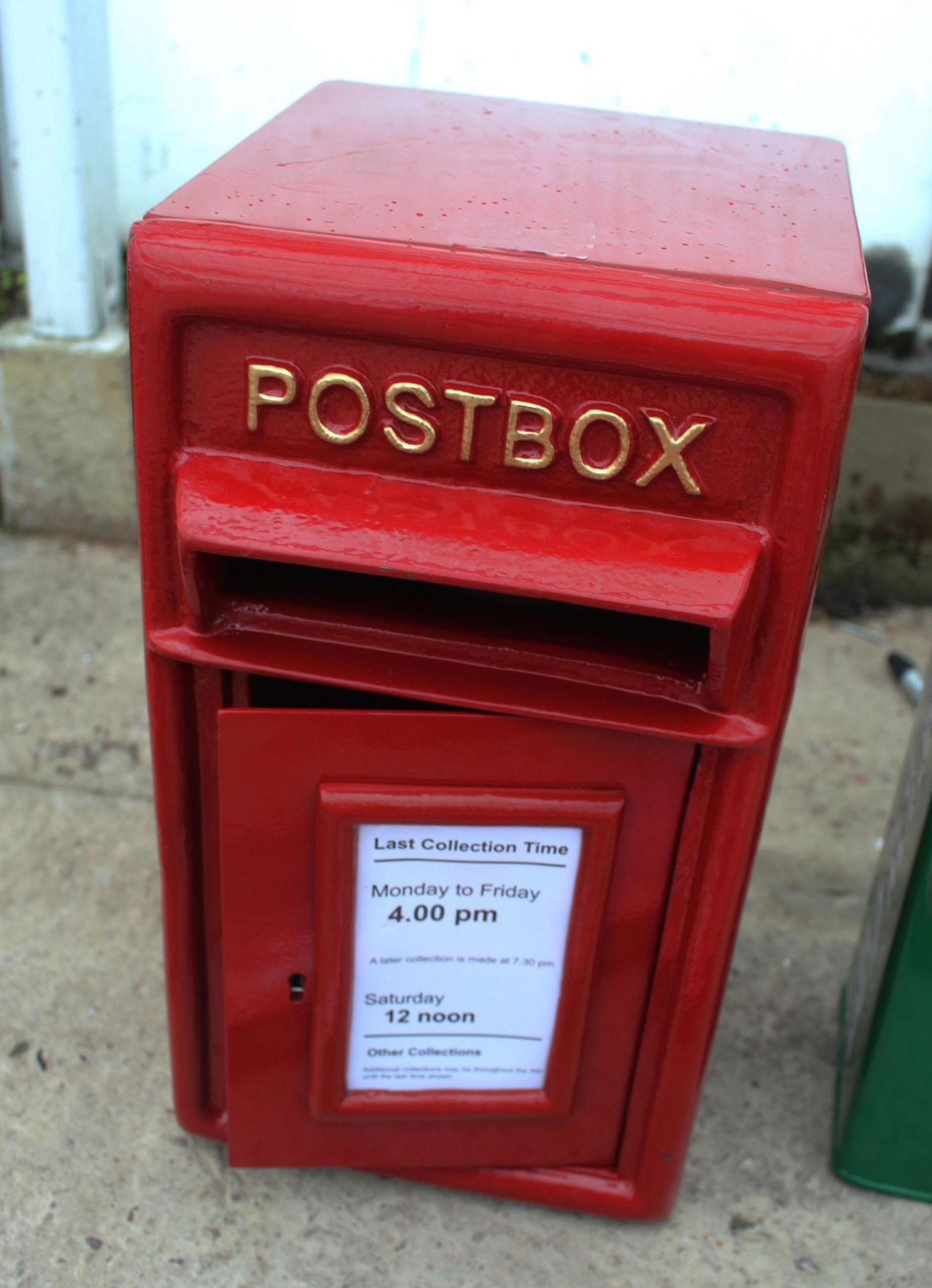 POST BOX + VAT