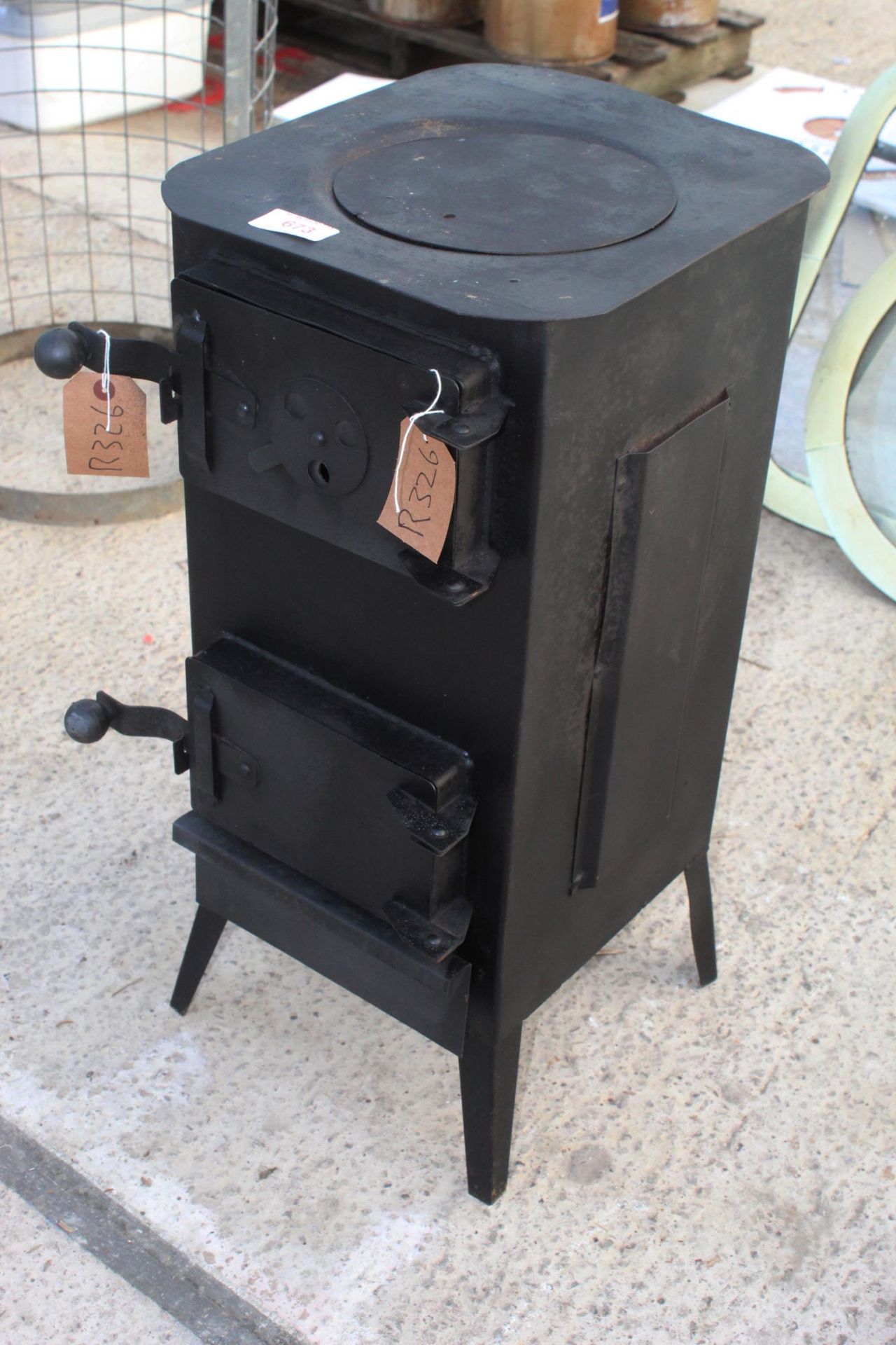 CAST IRON DOUBLE OPENING STOVE/WOOD BURNER NO VAT - Image 4 of 4