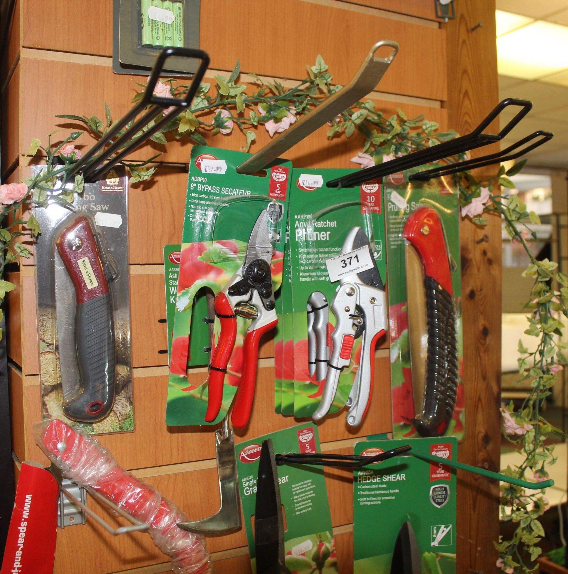 SECATEURS, DUBBING SHEARS AND LAWN SHEARS + VAT - Image 2 of 2