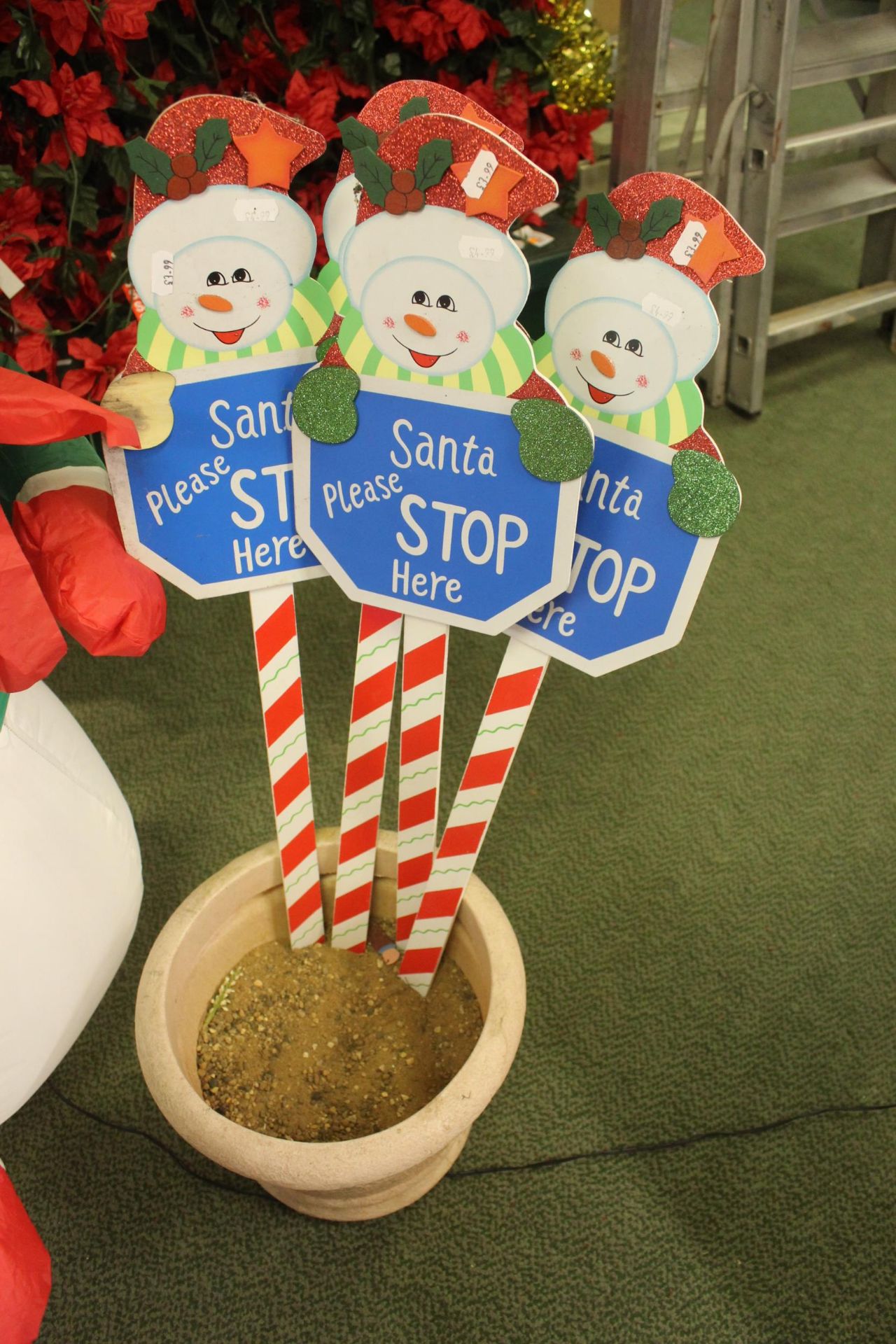 INFLATABLE SNOWMEN AND SANTA STOP HERE SIGNS + VAT - Image 3 of 3
