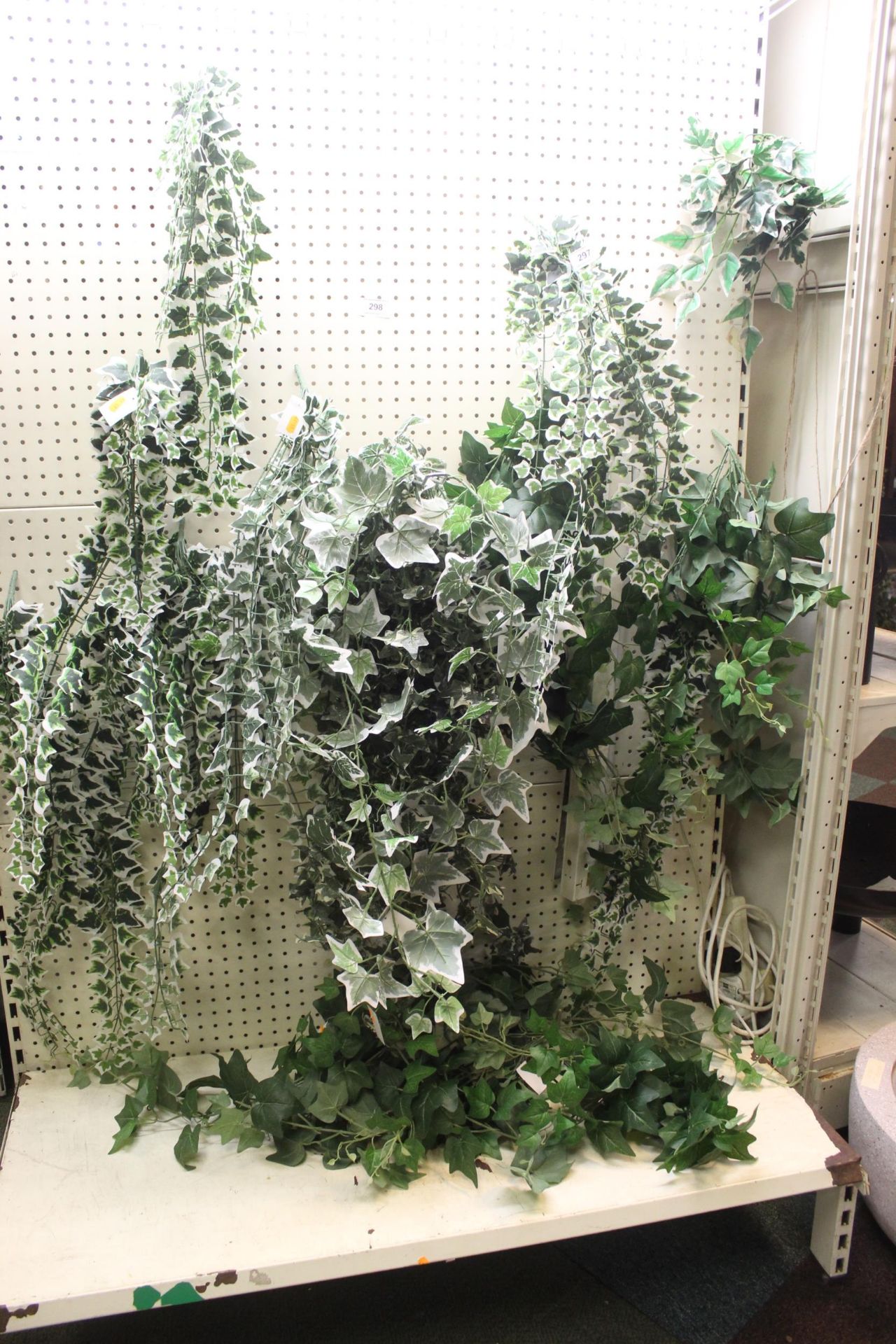 ARTIFICIAL IVY + VAT