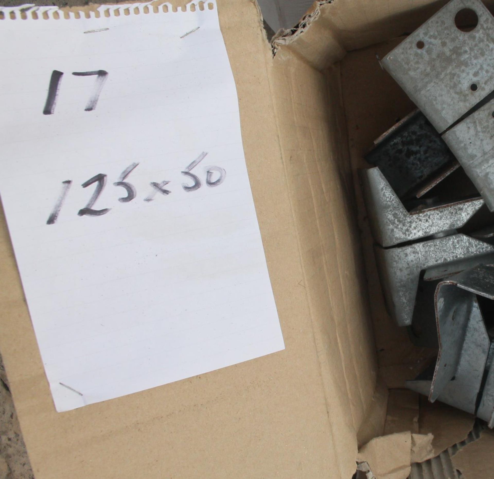 4 BOXES OF JOIST HANGERS (131) VARIOUS SIZES + VAT - Image 7 of 8