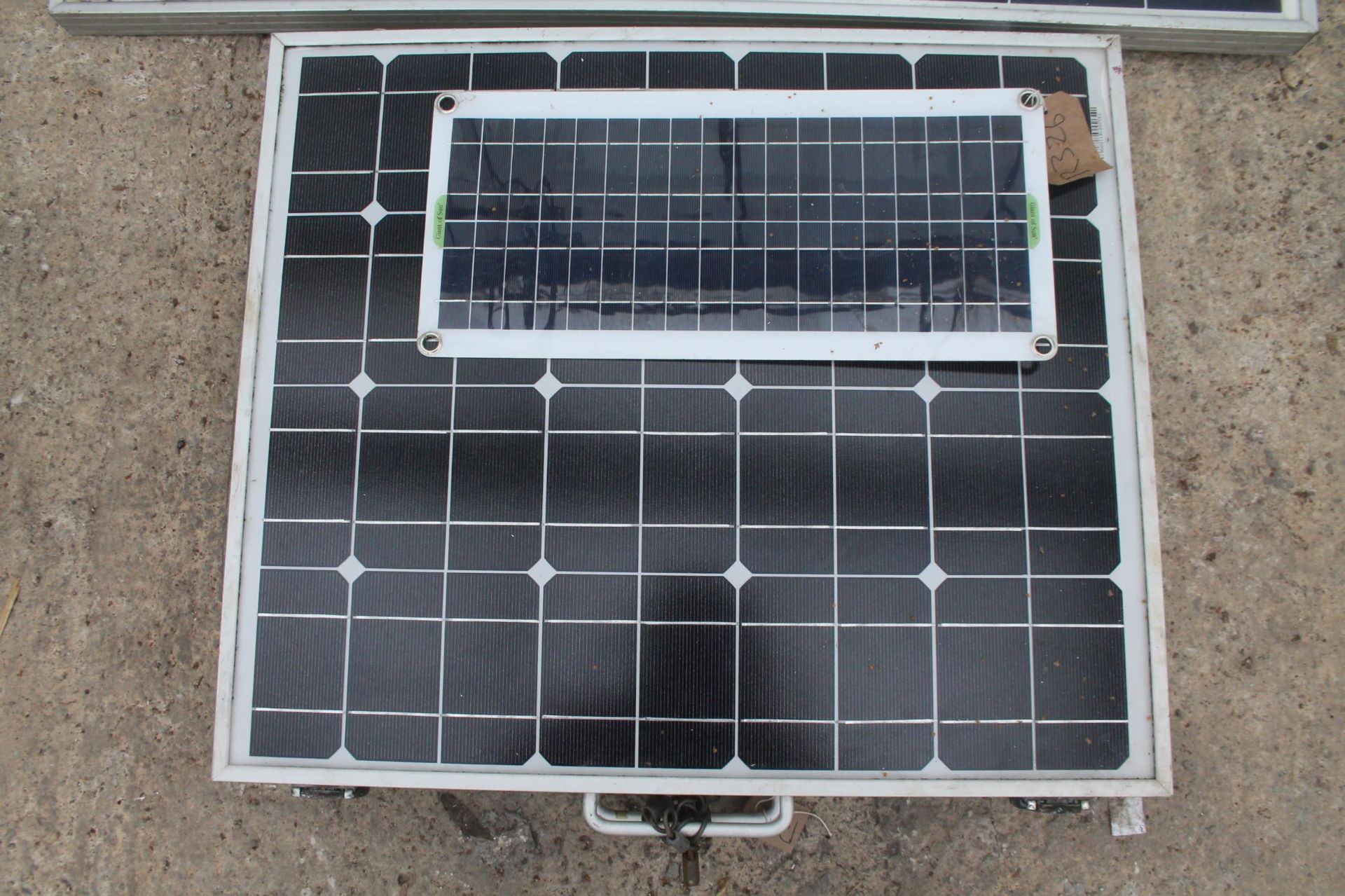 LARGE 80W SOLAR PANEL 91196 X 542 X 35MM, 2 20W PEAL PERFORMANCE SOLAR PANELS 405 X 340 X 25MM EACH, - Image 2 of 4