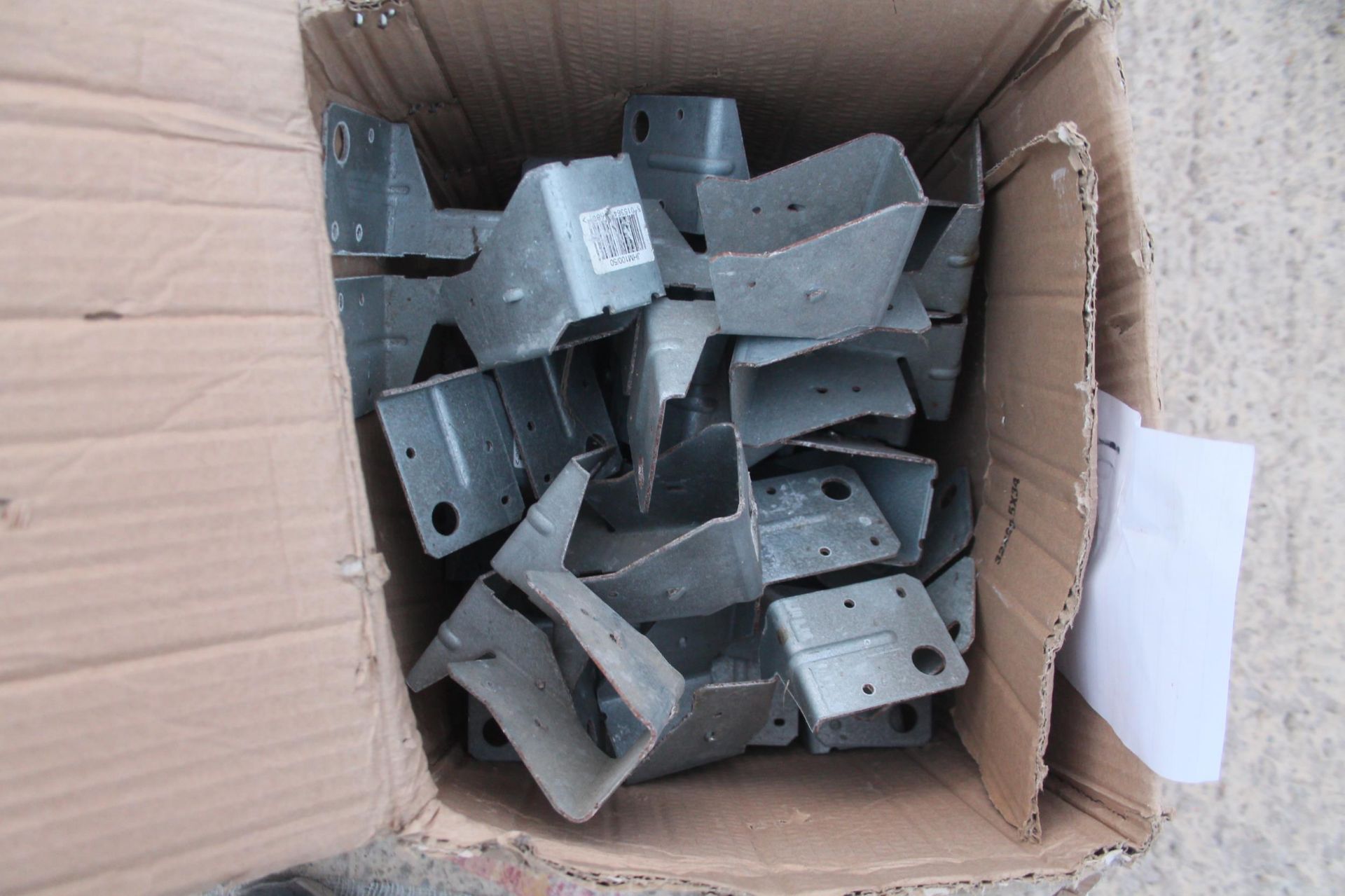 3 BOXES OF JOIST HANGERS (72) VARIOUS SIZES + VAT - Image 3 of 6