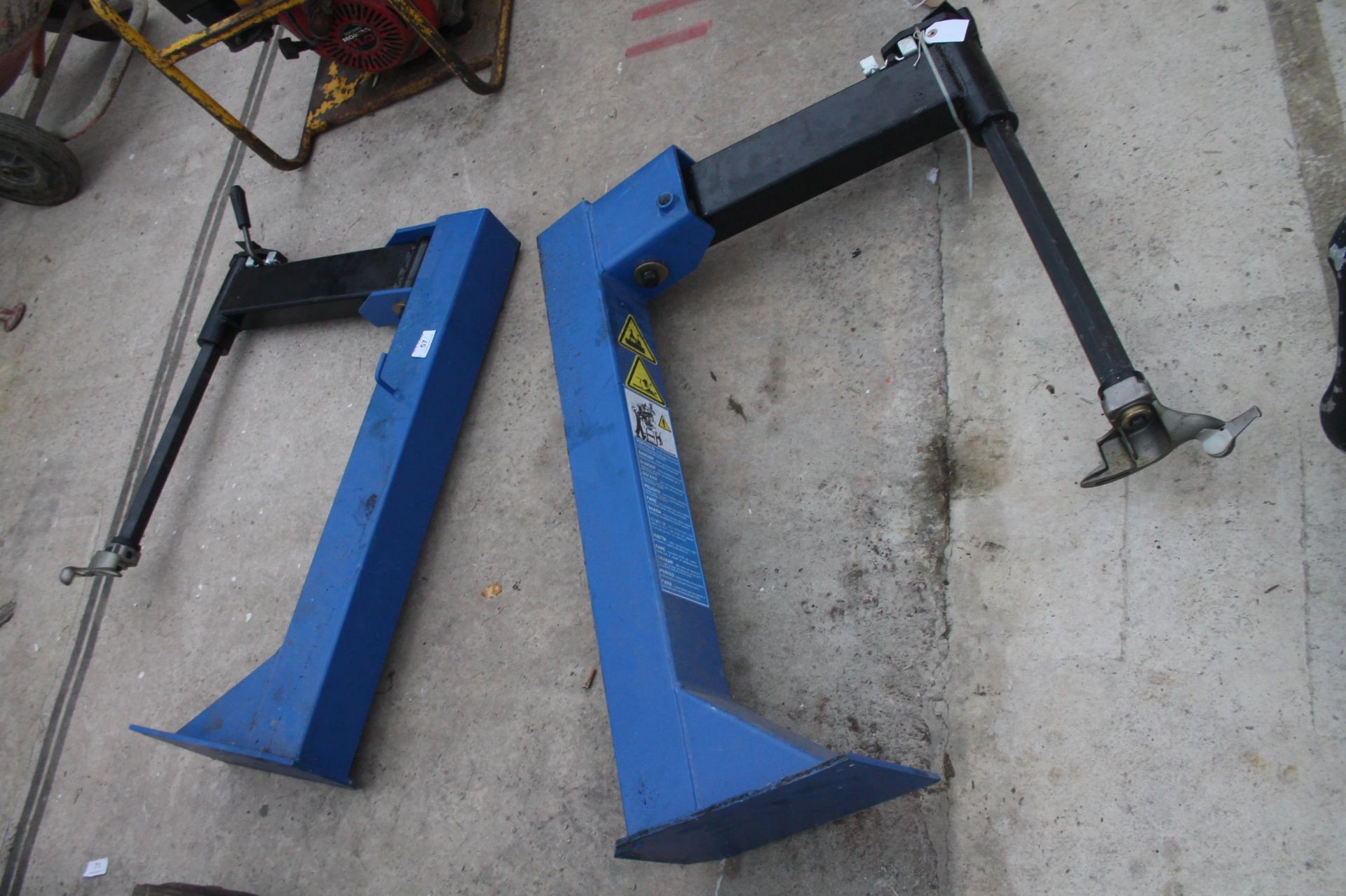 2 SWING ARMS FOR TYRE MACHINE IN WORKING ORDER NO VAT