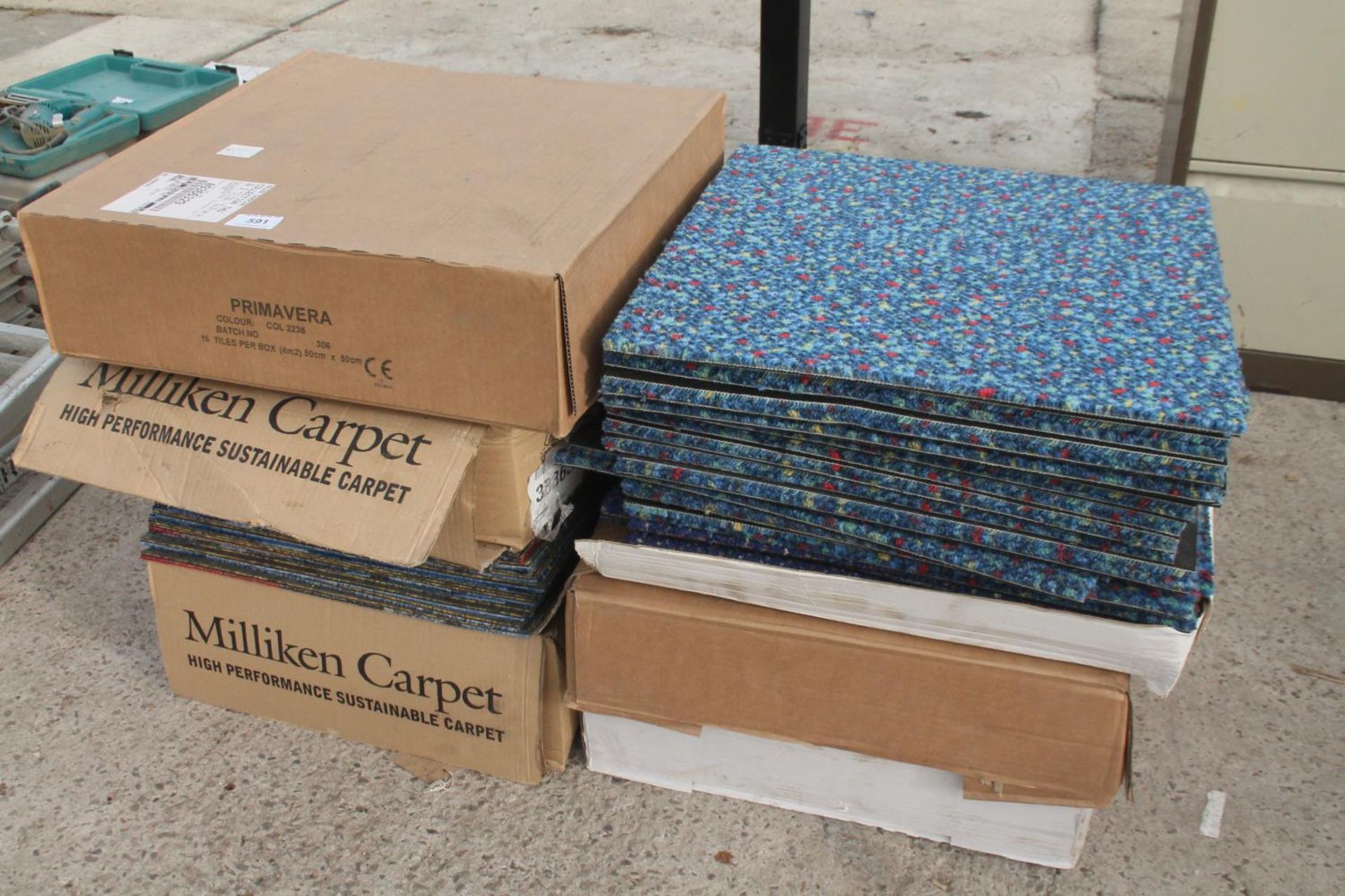 7 BOXES OF MIXED CARPET TILES NO VAT