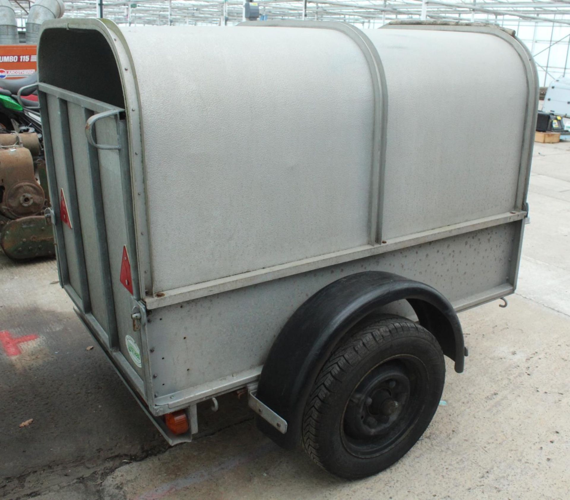 IFOR WILLIAMS BOX TRAILER WITH 2 LPG DONUT GAS TANKS INSIDE NO VAT - Image 2 of 5