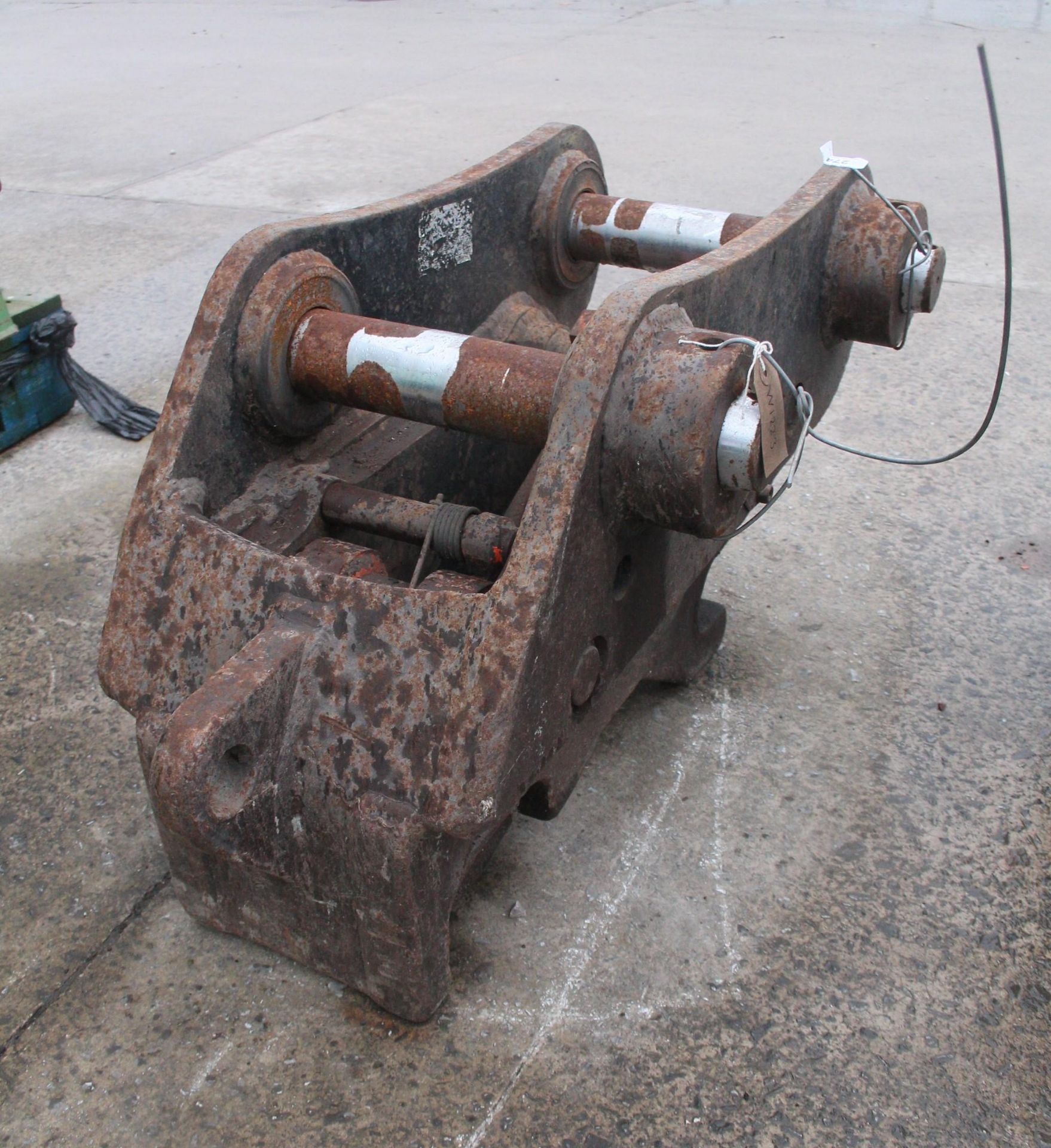 HILL QUICK HITCH 65MM PINS 13 TONNE IN WORKING ORDER + VAT - Image 2 of 3