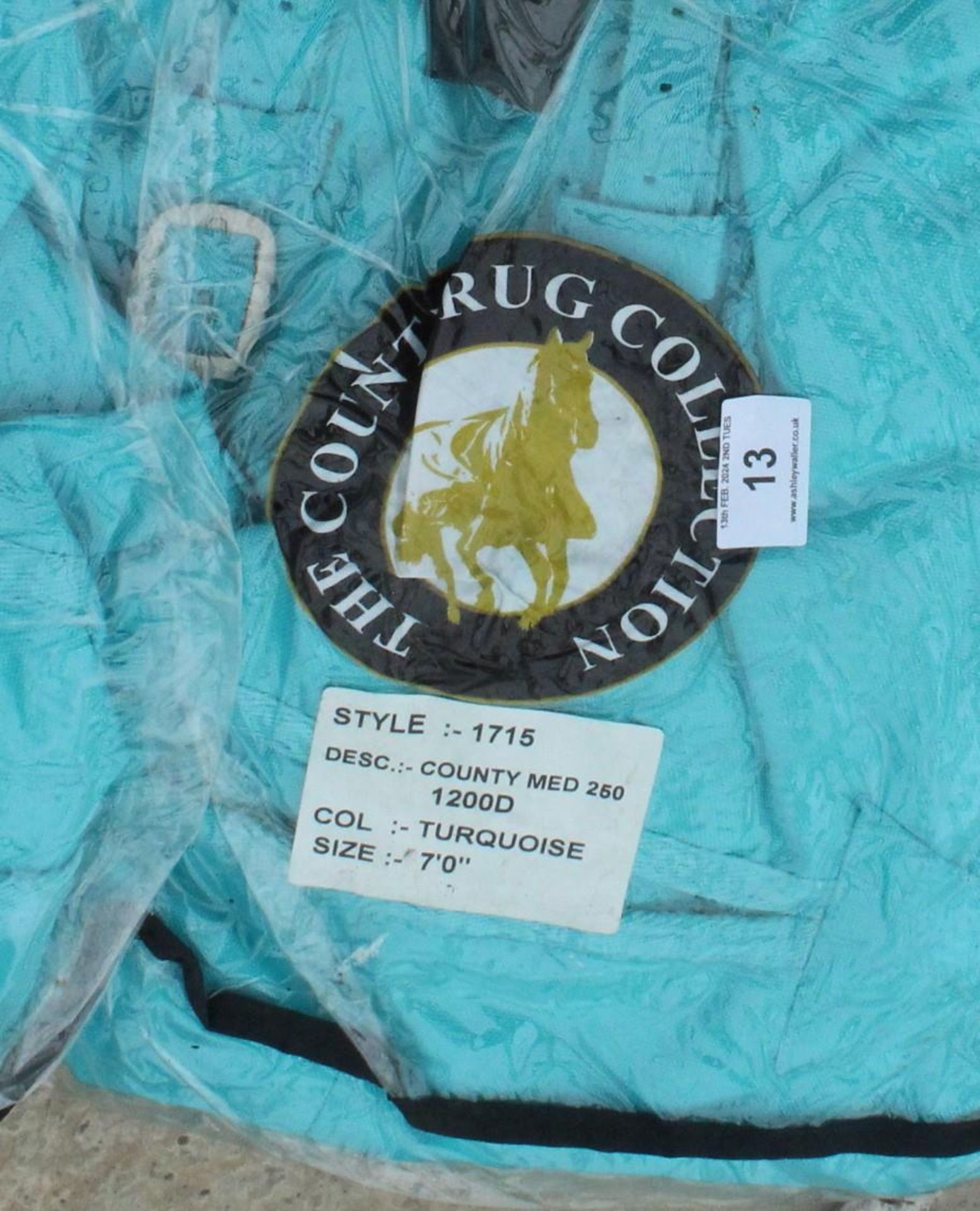 ONE NEW COUNTY COLLECTION HORSE RUG 7' 250g MED TURNOUT - NO VAT - Image 2 of 2