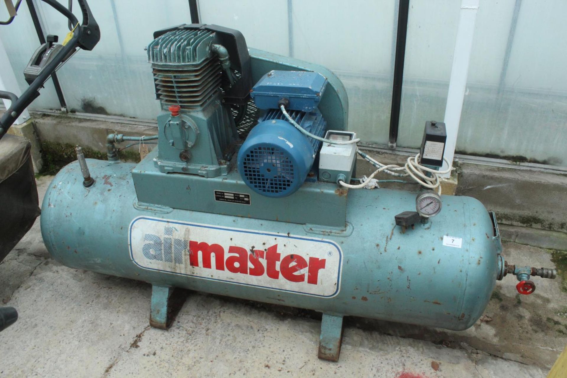 AIR MASTER COMPRESSOR NO VAT