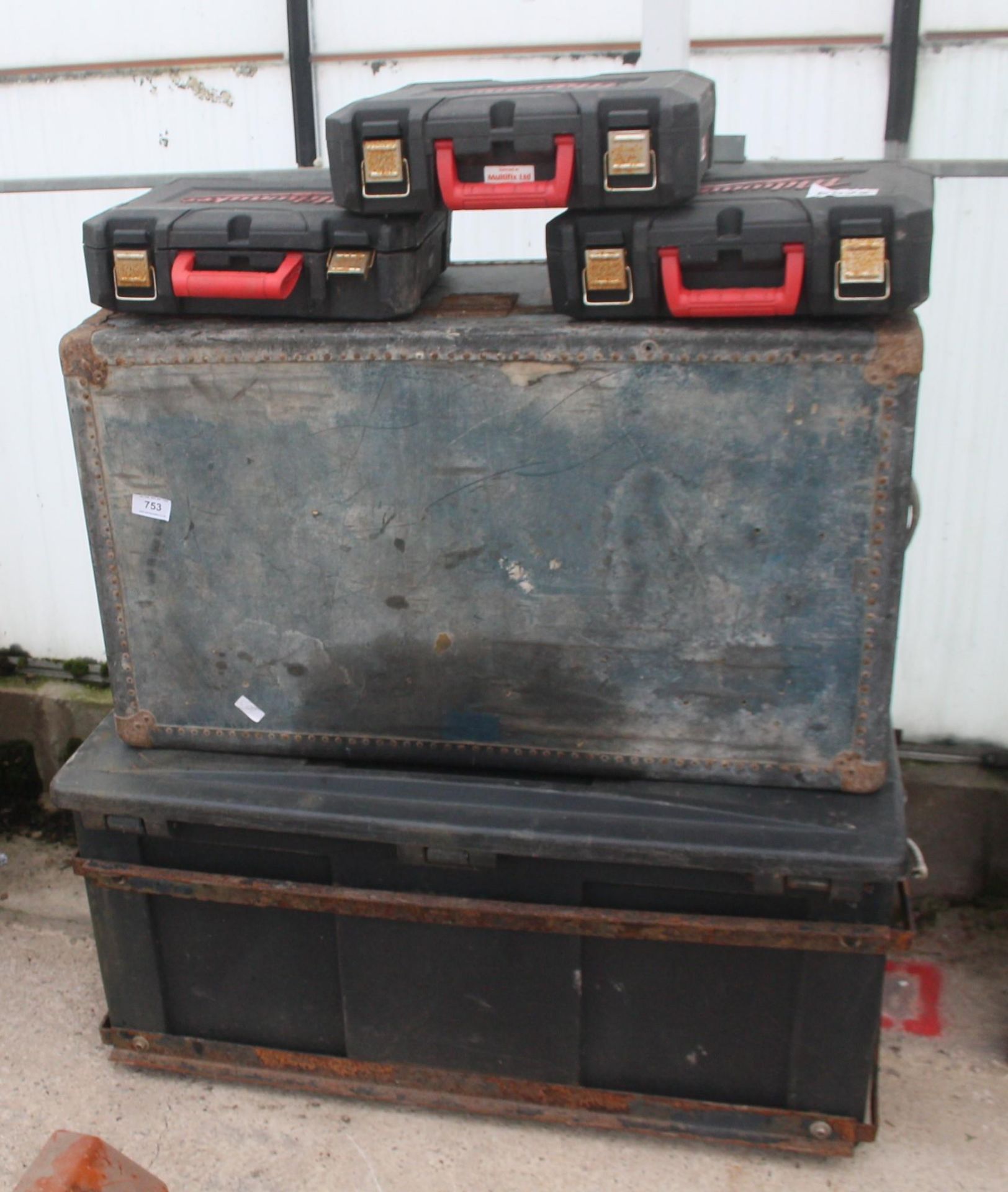 3 EMPTY MAKITA BOXES AND FOLDING CHAIR, TRUNK AND HAND HELD ROUTER NO VAT