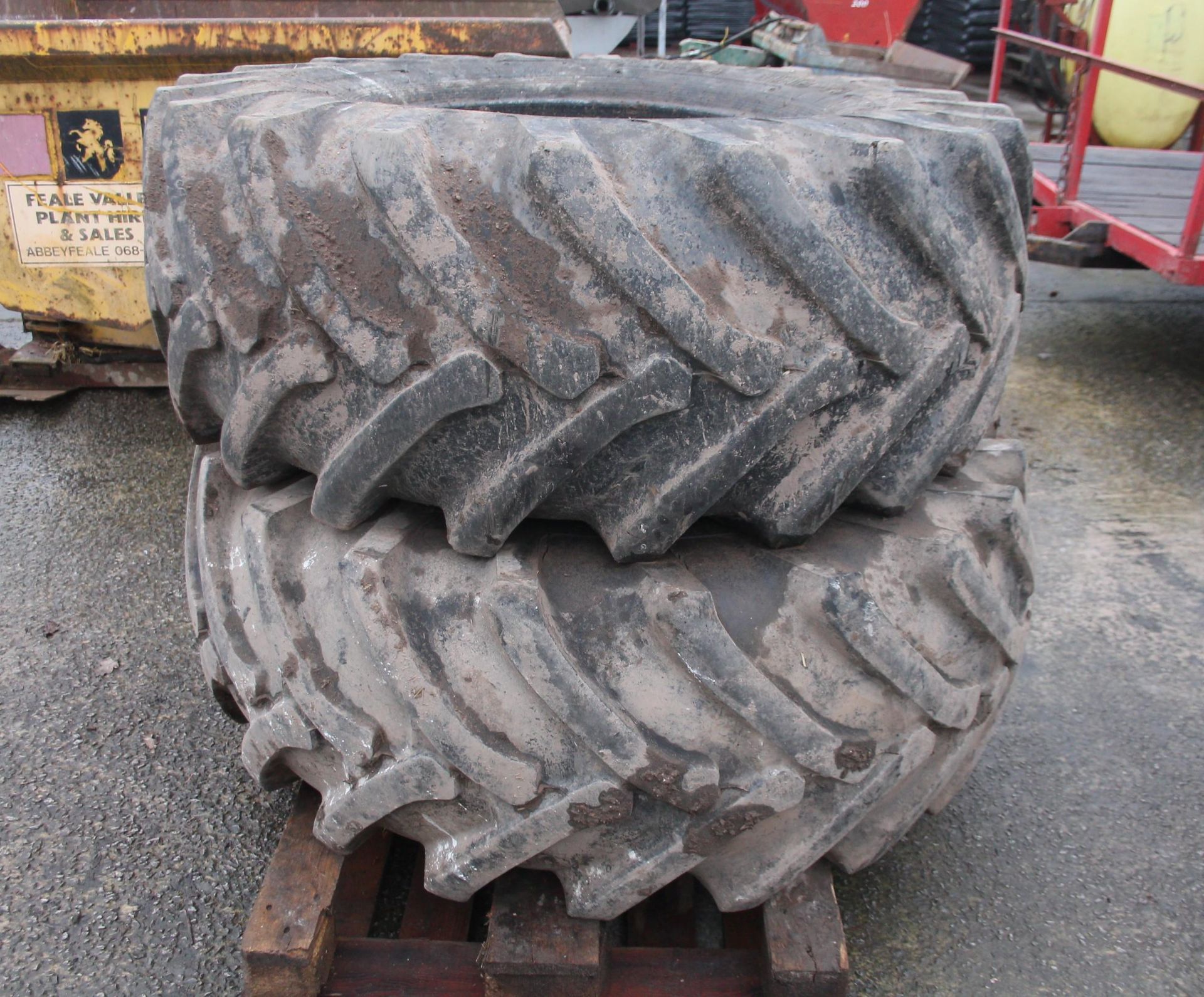 2 PART WORN TRACTOR TYRES 14.9 X 24 + VAT - Image 2 of 2