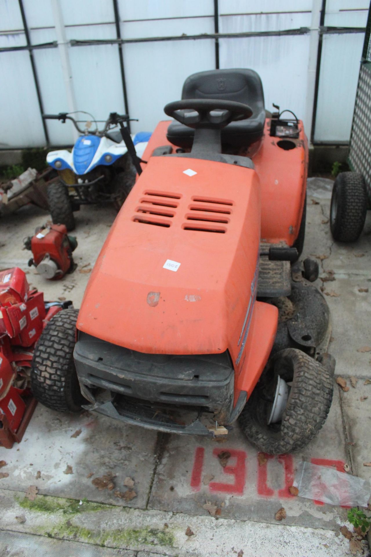 HUSQVARNA CTH 200 RIDE ON MOWER (NOT TESTED) NO VAT