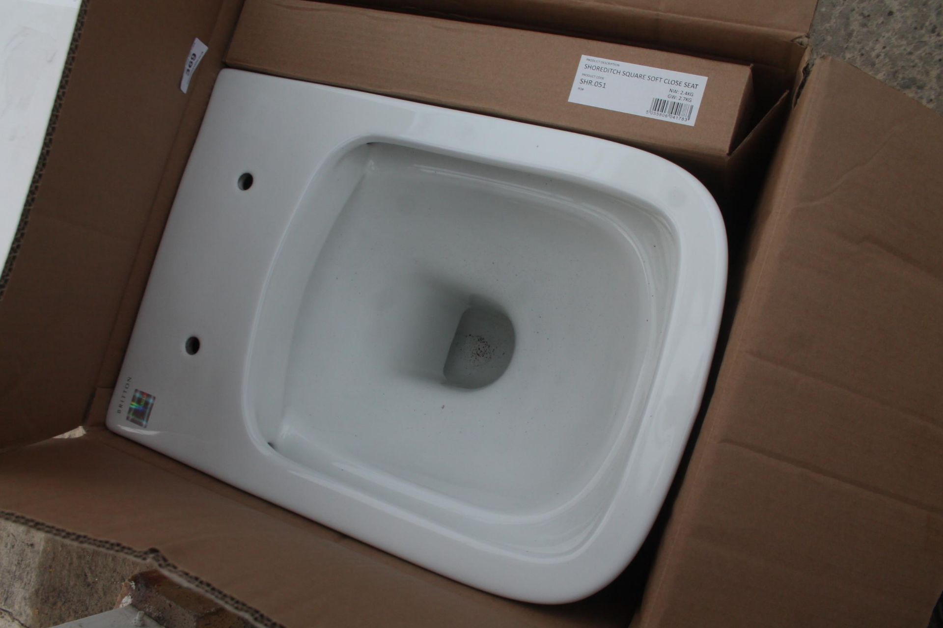 TOILET AND SEAT WITH BACK CISTERN + VAT - Image 2 of 4