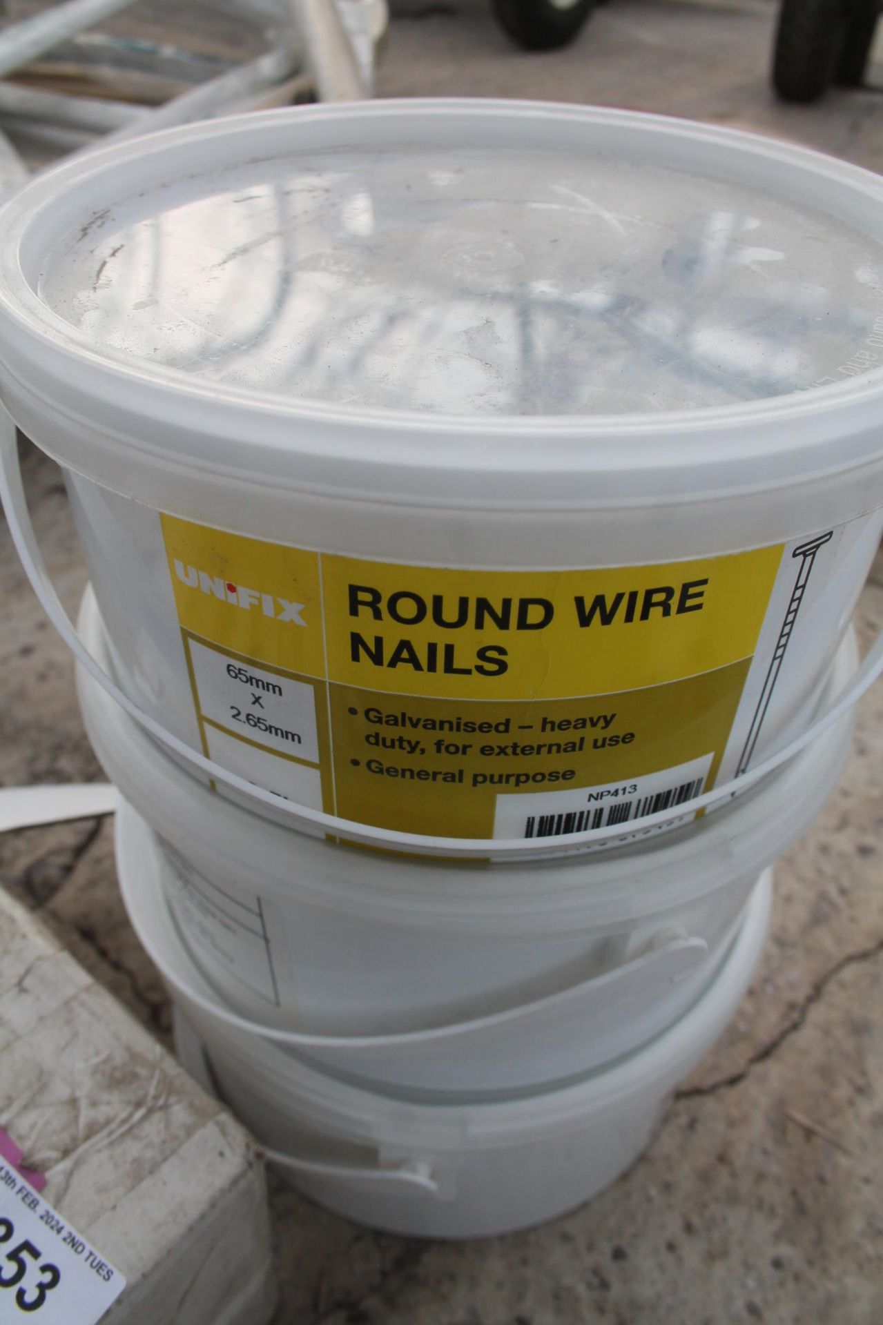 3 TUBS OF ROUND WIRE NAILS AND BOX OF COACH BOLTS + VAT - Image 3 of 4