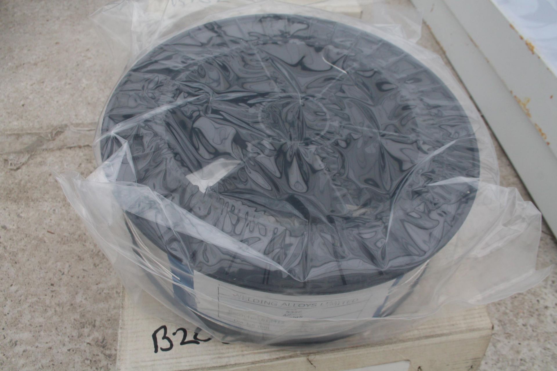 ROLL OF 5KG MIG WIRE NO VAT - Image 2 of 2