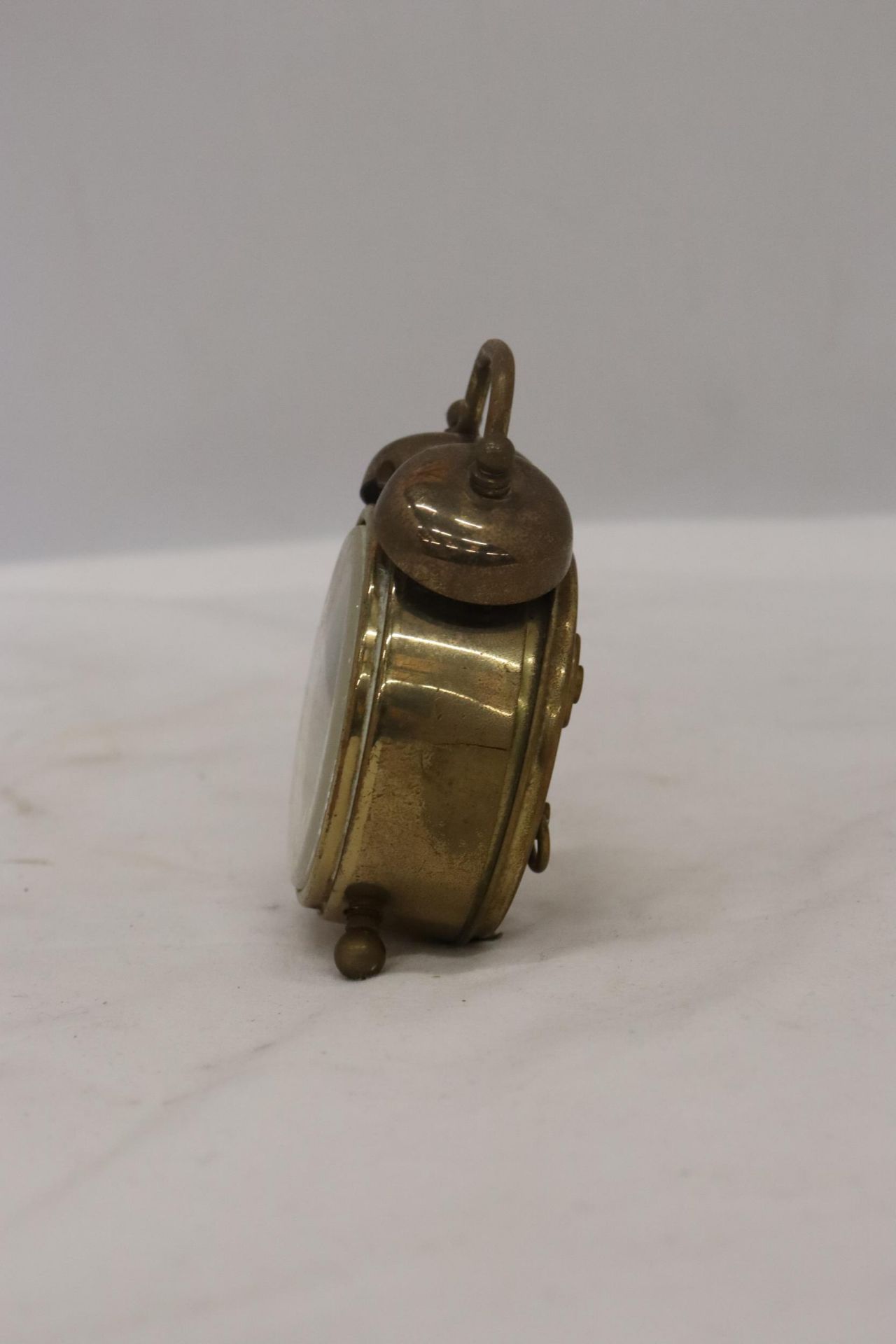 A VINTAGE GERMAN BRASS ALARM CLOCK, HEIGHT 9CM - Image 2 of 4