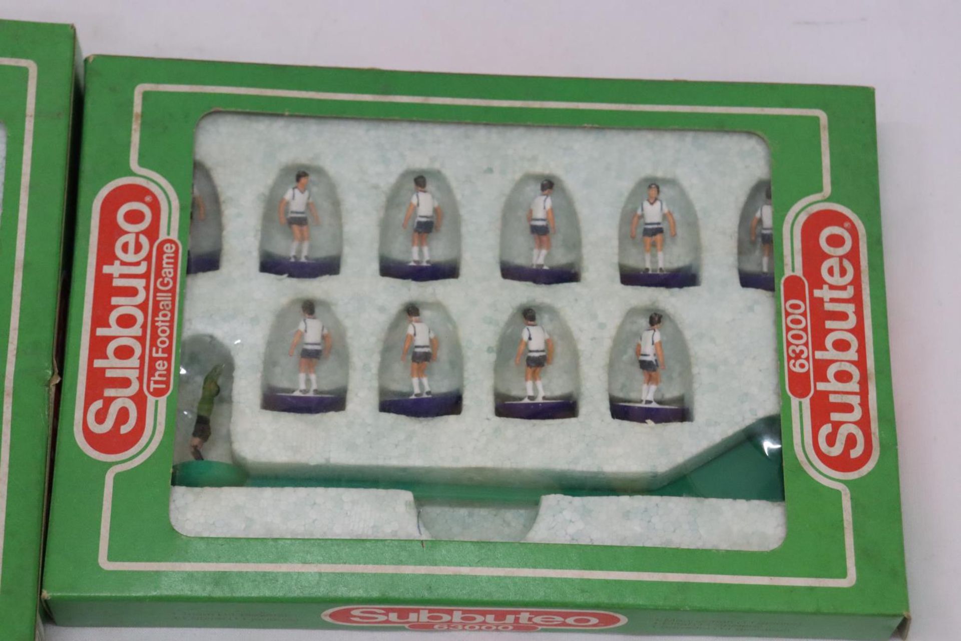 TWO BOXED VINTAGE SUBBUTEO TEAMS 654 SPURS AND 642 ARSENAL - Image 3 of 5