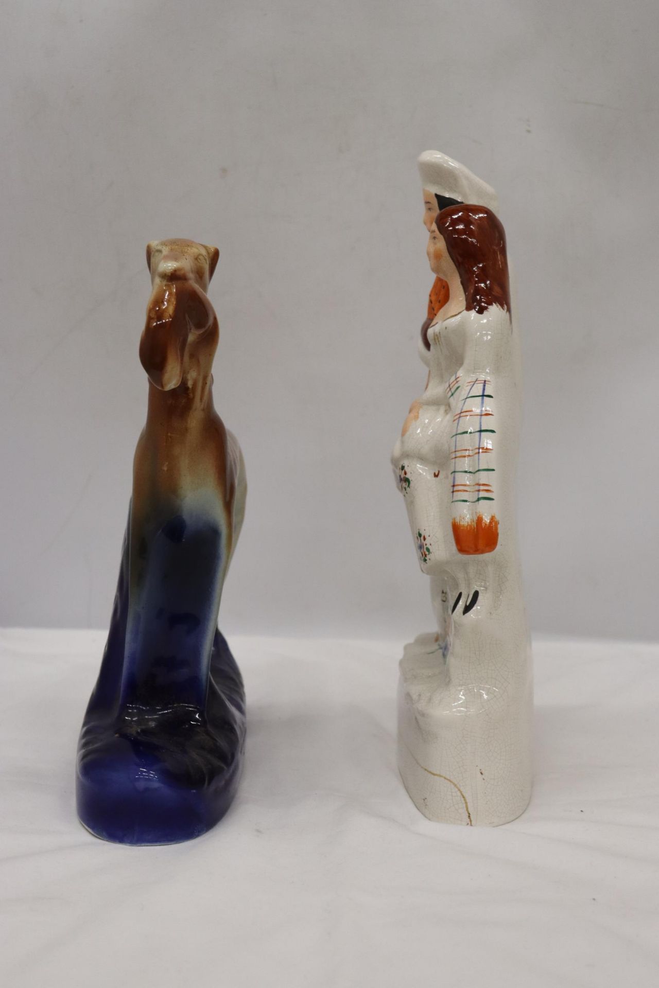 TWO VINTAGE STAFFORDSHIRE FLATBACK FIGURES TO INCLUDE A GREYHOUND - Image 4 of 7