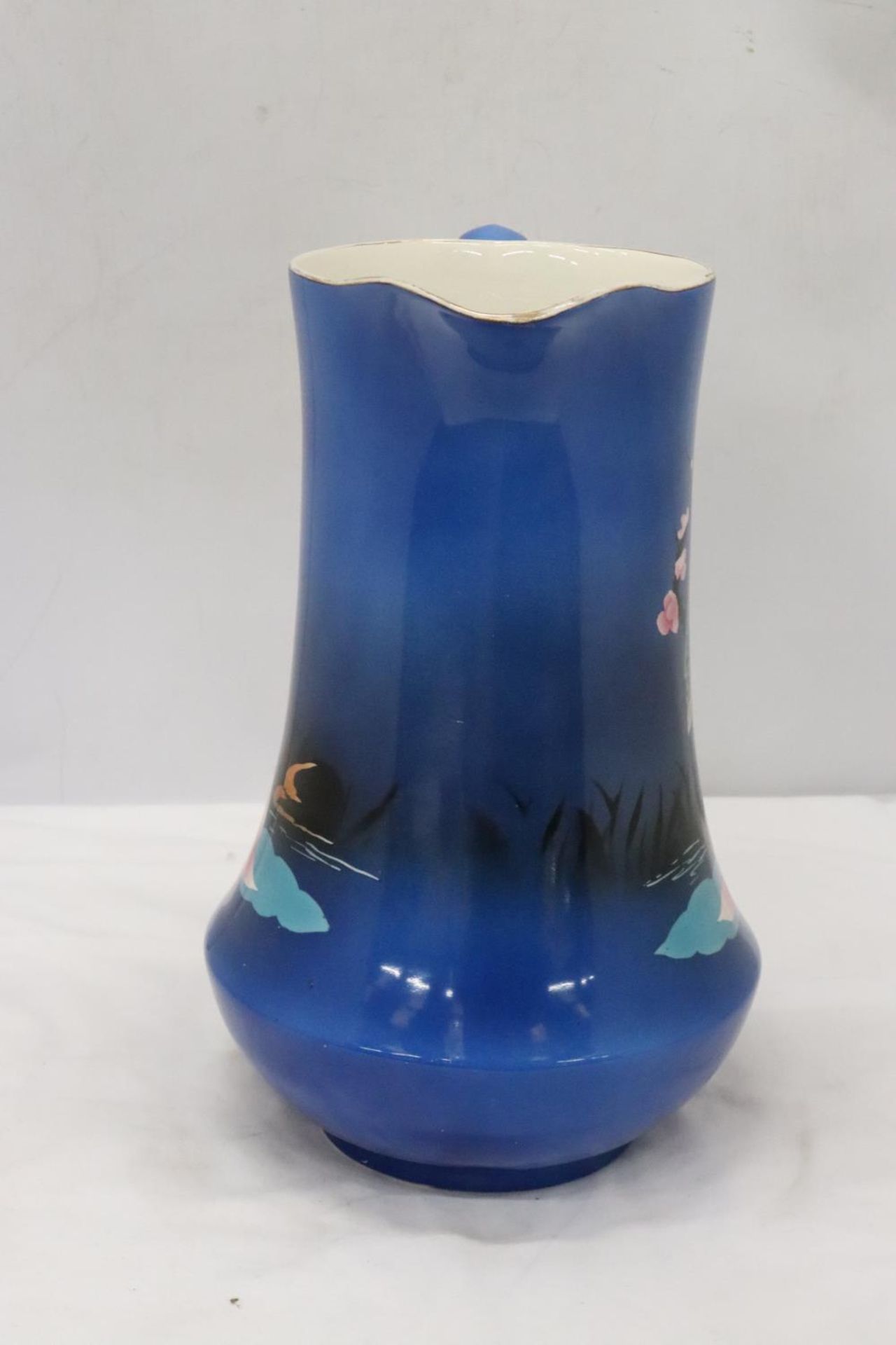A LARGE ROYAL VENTON WARE (1930'S) JUG WITH KINGFISHER DESIGN - Image 2 of 6