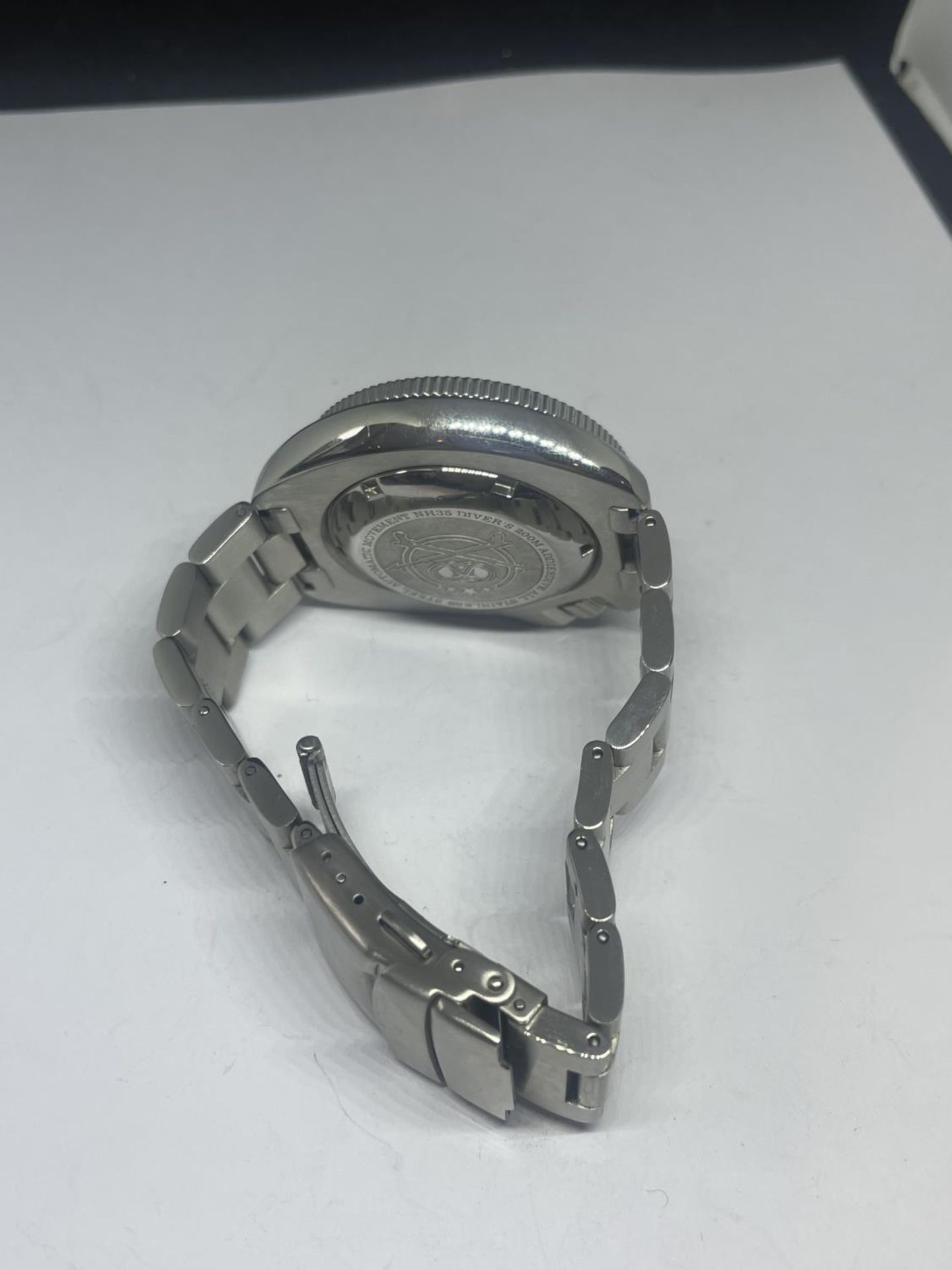 AN ADDIESDIVE AUTO DIVERS WRIST WATCH SEEN WORKING BUT NO WARRANTY - Image 3 of 3