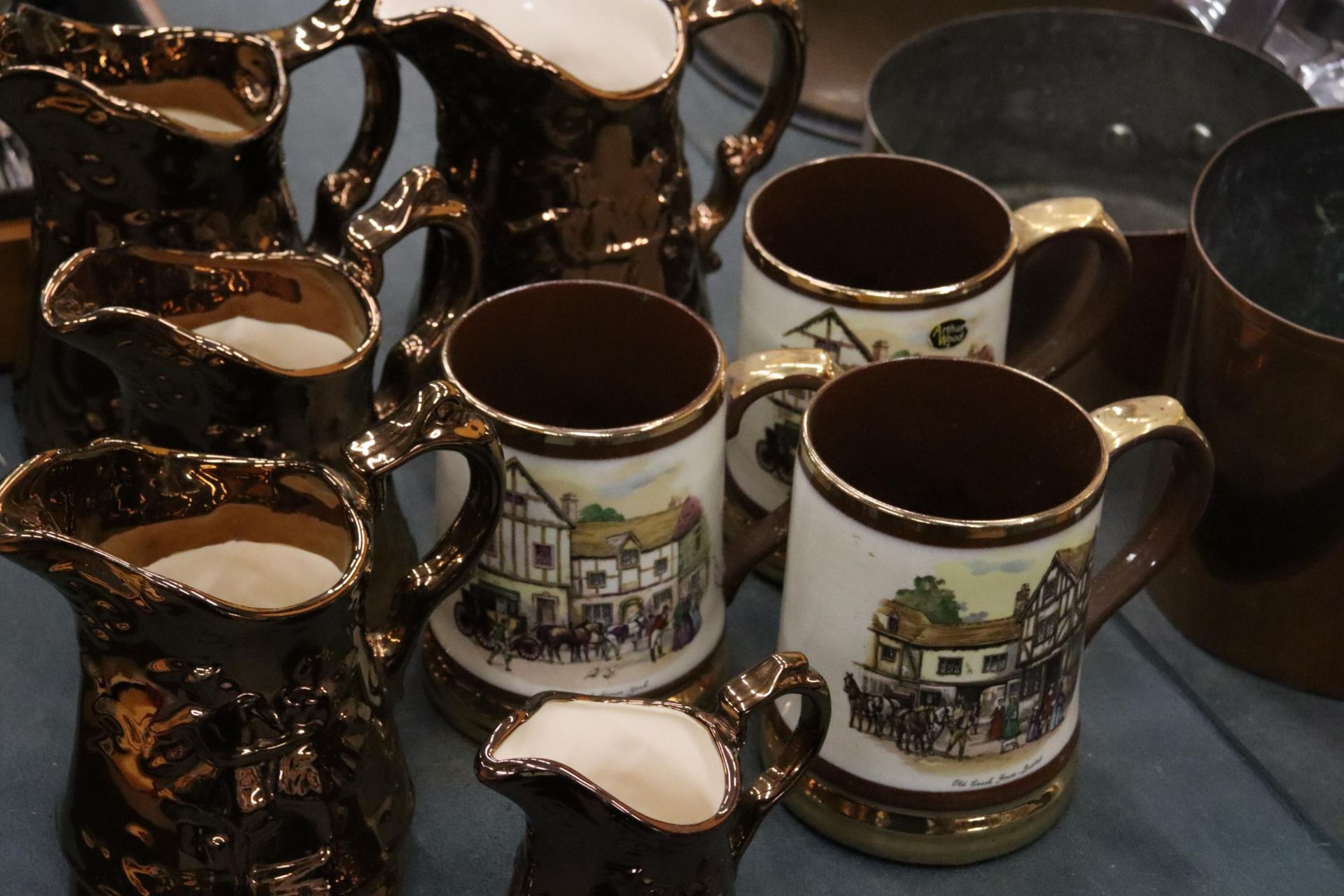 FIVE VINTAGE BRONZE LUSTRE WARE JUGS TOGETHER WITH THREE ARTHUR WOOD TANKARDS WITH COACHING SCENES - Image 7 of 7