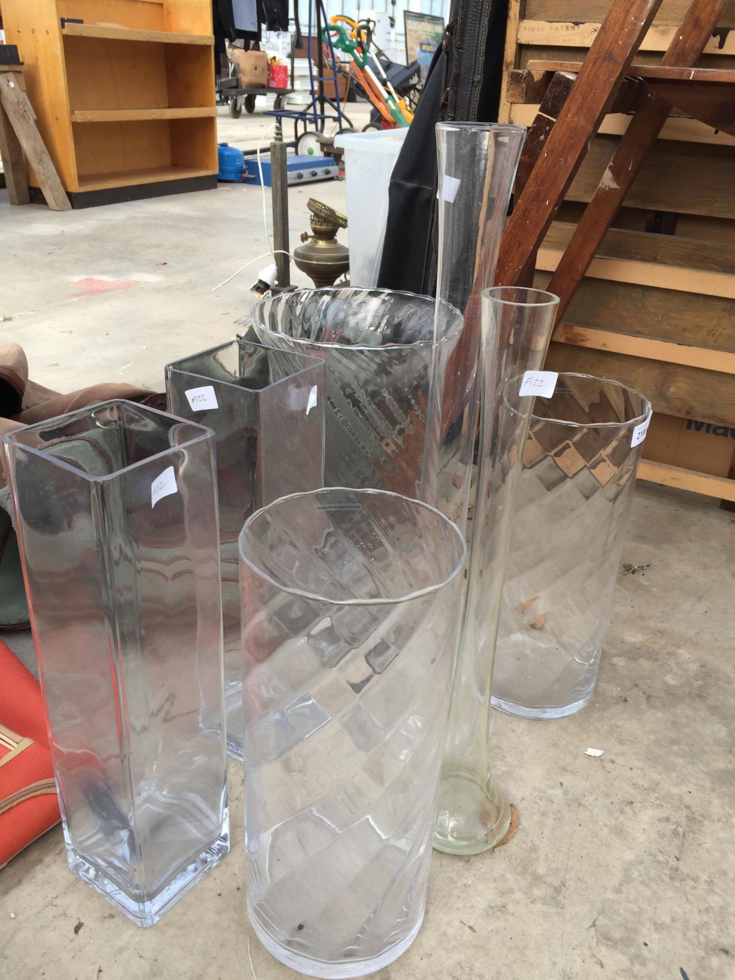 SEVEN VARIOUS DECORATIVE GLASS VASES - Image 2 of 2