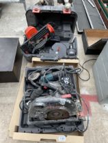 AN ASSORTMENT OF POWER TOOLS TO INCLUDE A SKILSAW RIP SAW AND A MAKITA ANGLE GRINDER ETC