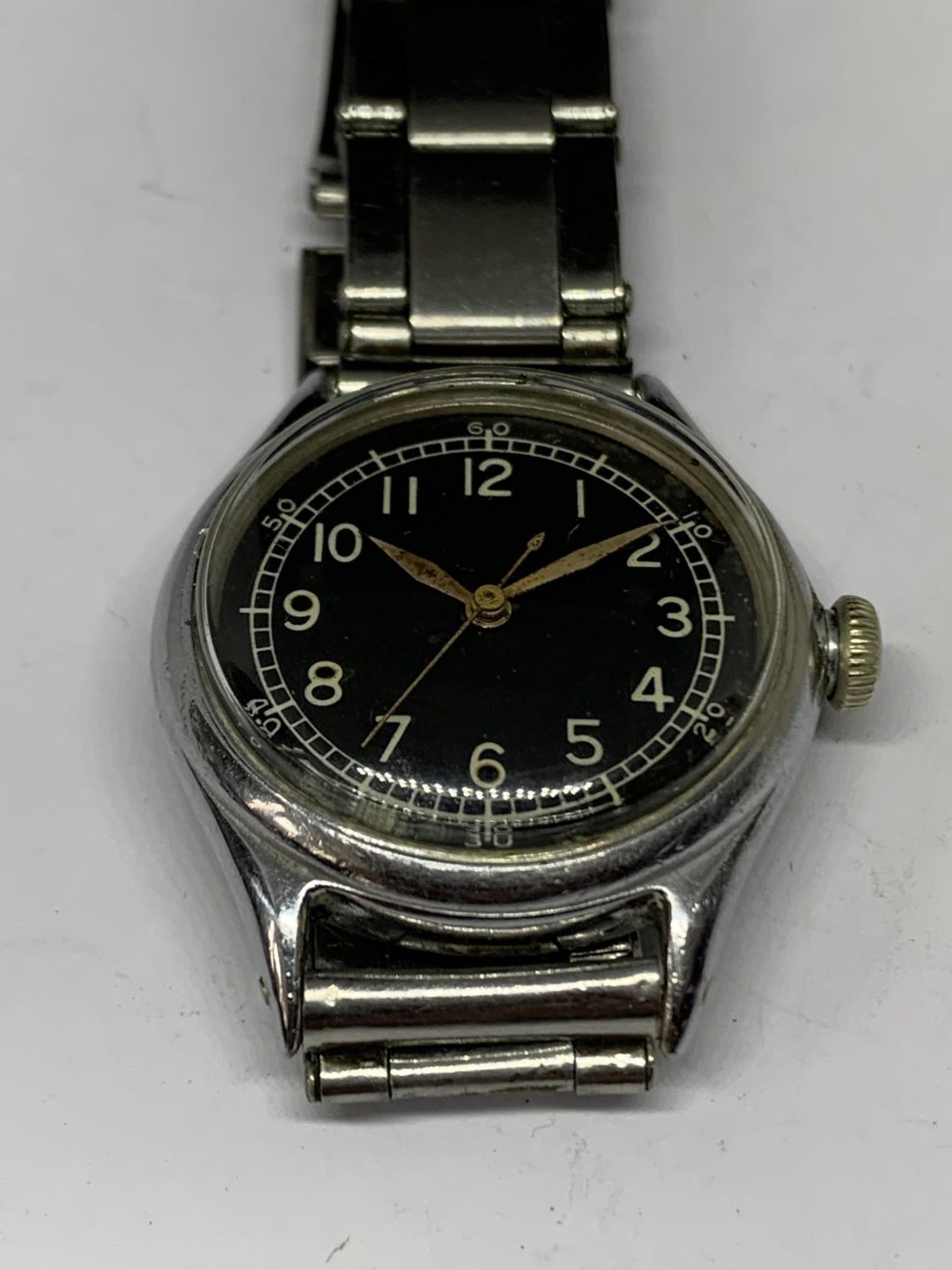 A WW2 BULOVA MILITARY ISSUE WATCH 1940'S - Image 2 of 4