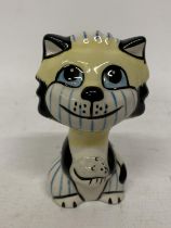 A LORNA BAILEY HAND PAINTED AND SIGNED CAT WITH MOUSE FIGURE