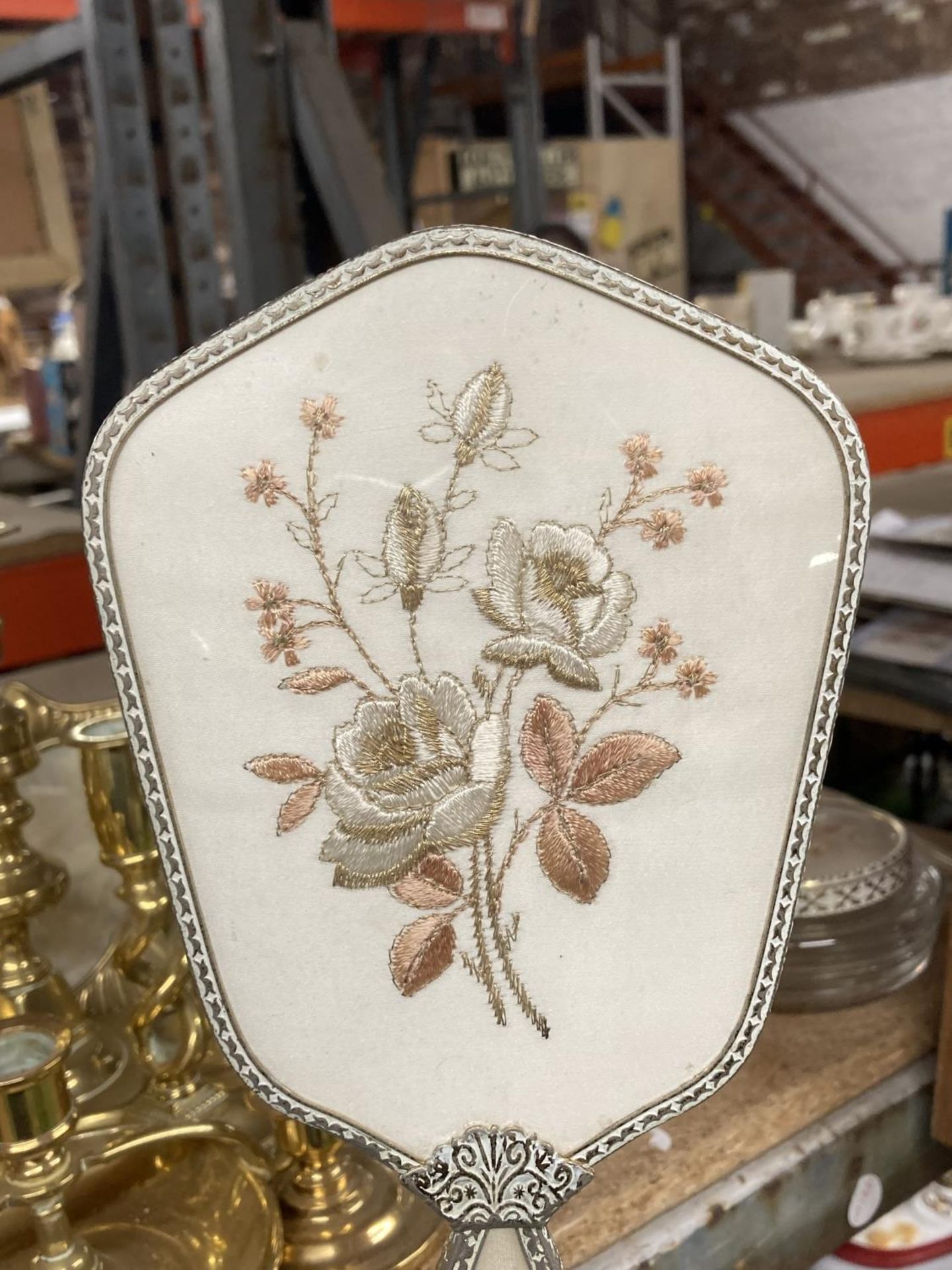 A VINTAGE VANITY SET WITH FLORAL EMROIDERY - Image 2 of 5