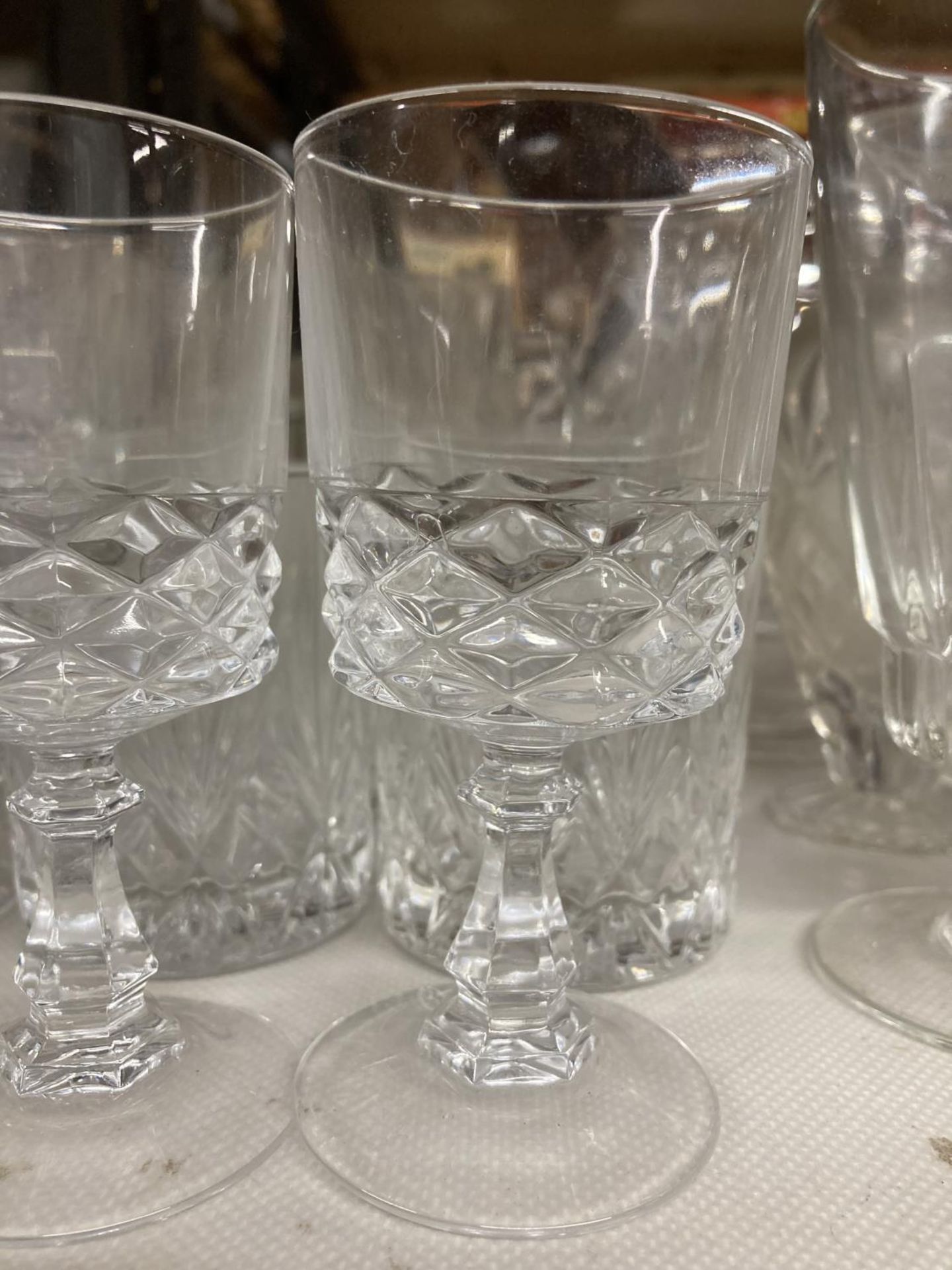 A LARGE QUANTITY OF GLASSES TO INCLUDE WINE, SHERRY, TANKARDS, ETC PLUS A CUT GLASS BASKET BOWL - Image 2 of 4