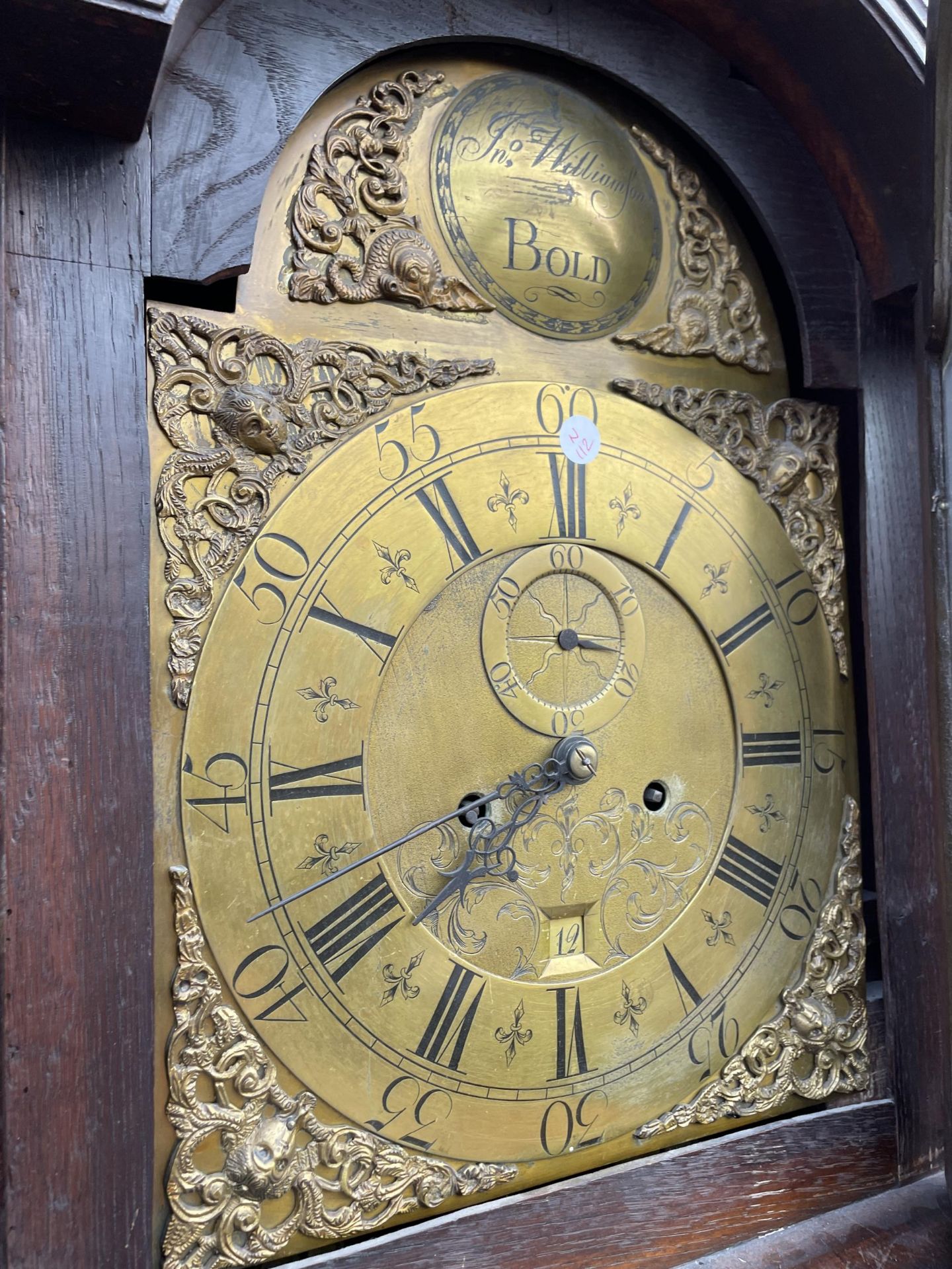 A LATE 18TH CENTURY OAK 8 DAY JND. WILLIAMSON (BOLD) LONGCASE CLOCK WITH BRASS DIAL, ROMAN NUMERIALS - Image 7 of 9