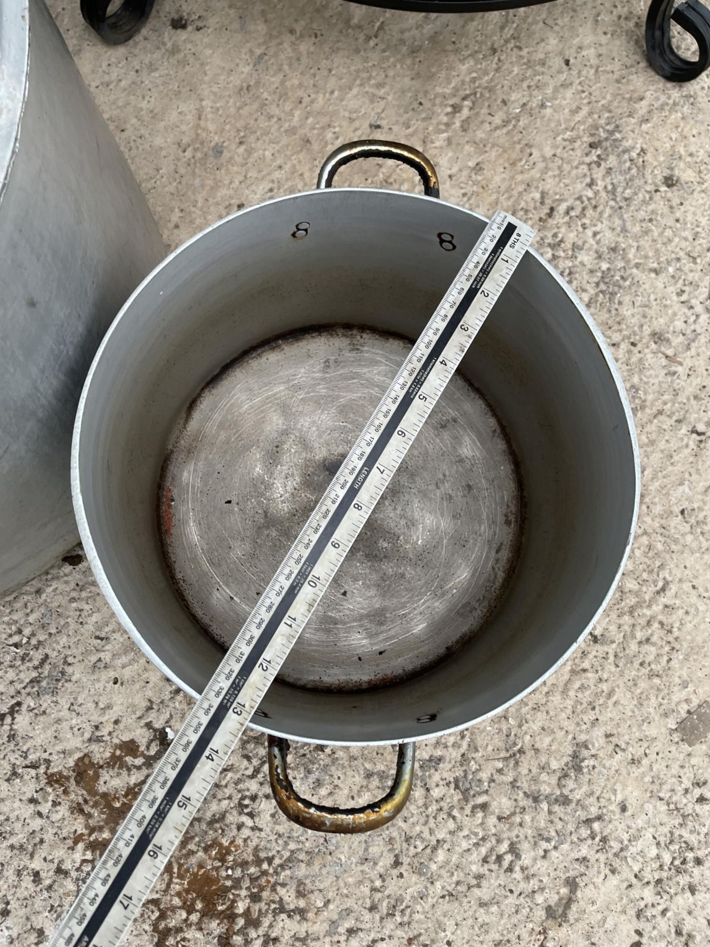 THREE LARGE ALUMINIUM COOKING POTS, ONE COMPLETE WITH LID - Image 4 of 6