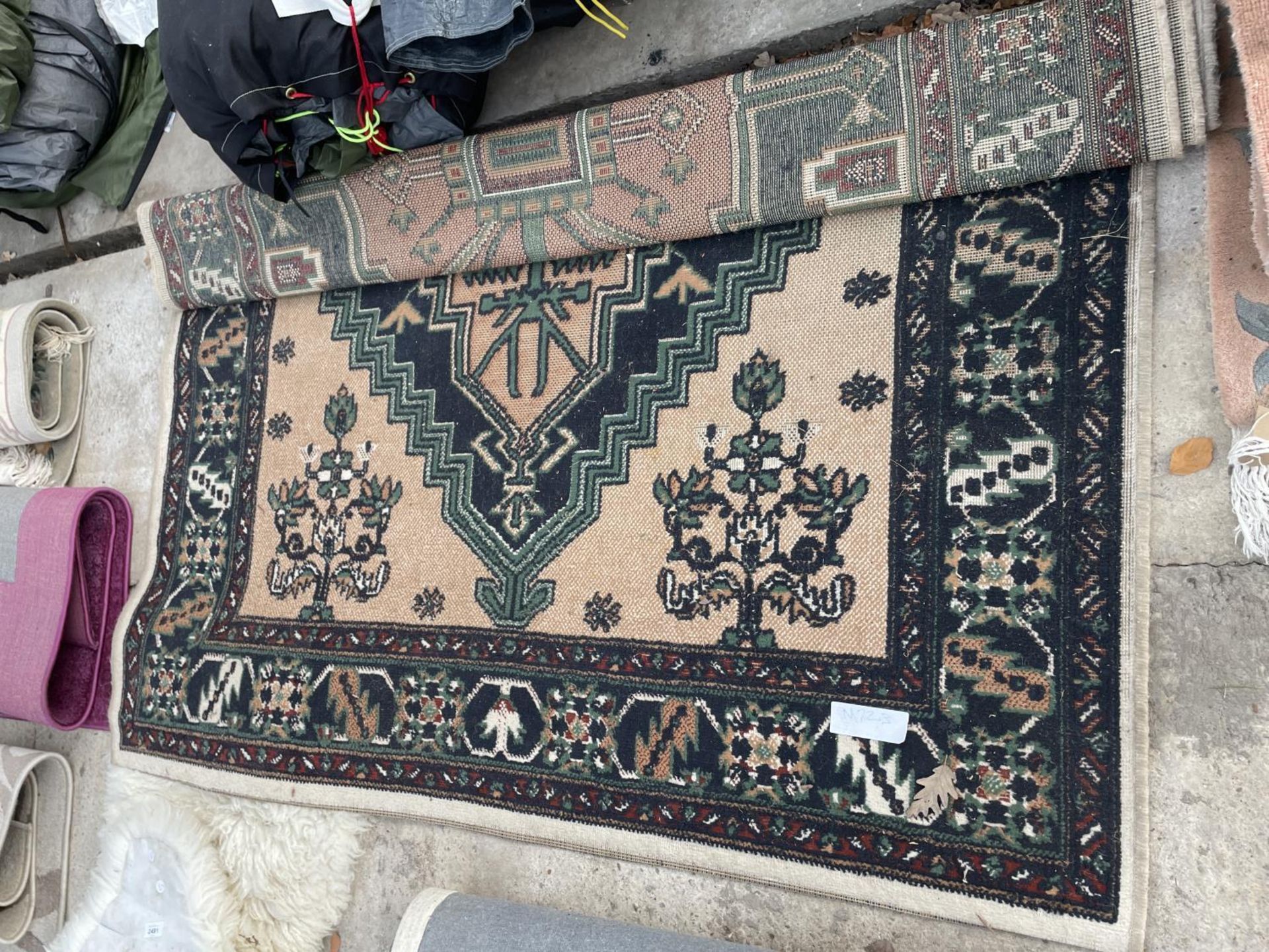 A MODERN CREAM PATTERNED RUG - Image 2 of 2