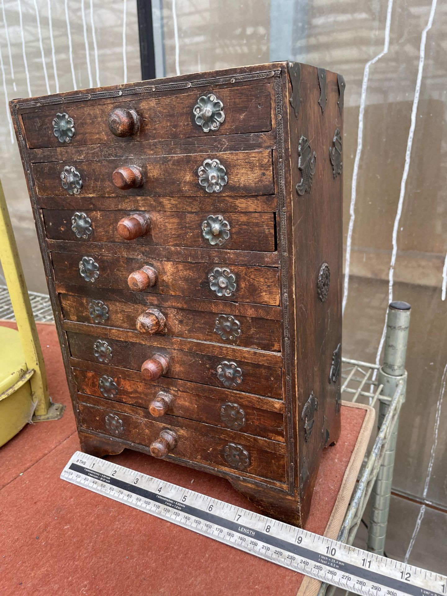 A MINIATURE INDIAN HARDWOOD CHEST OF EIGHT DRAWERS - Image 2 of 6