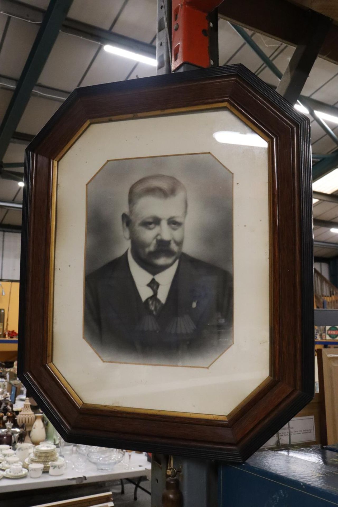 A VINTAGE PHOTOGRAPHIC PRINT OF A MAN, IN A MAHOGANY OCTAGONAL FRAME - Image 2 of 4