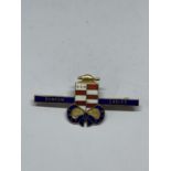 A MARKED 9 CARAT GOLD AND ENAMEL DENTON GOLF CLUB LADIES CAPTAIN BROOCH GROSS WEIGHT 6.05 GRAMS