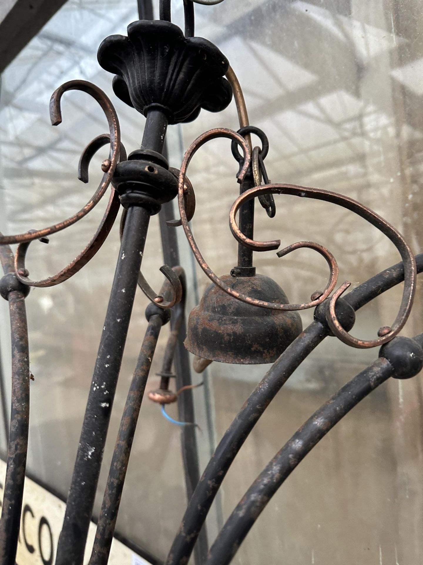 A PAIR OF METAL AND COPPER FRENCH STYLE CHANDELIERS - Image 6 of 6