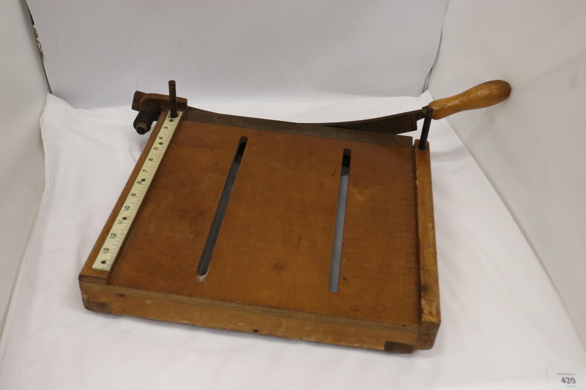 A VINTAGE WOODEN GUILLOTINE - Image 2 of 5