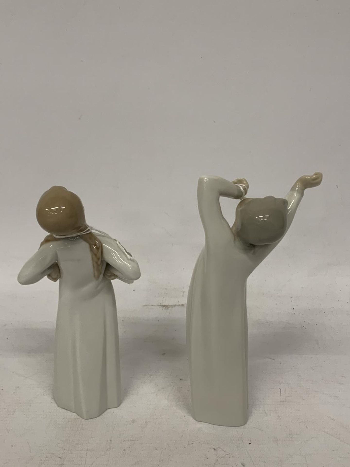 TWO FIGURES TO INCLUDE A LLADRO GIRL AND A NAO BOY YAWNING - Image 2 of 3