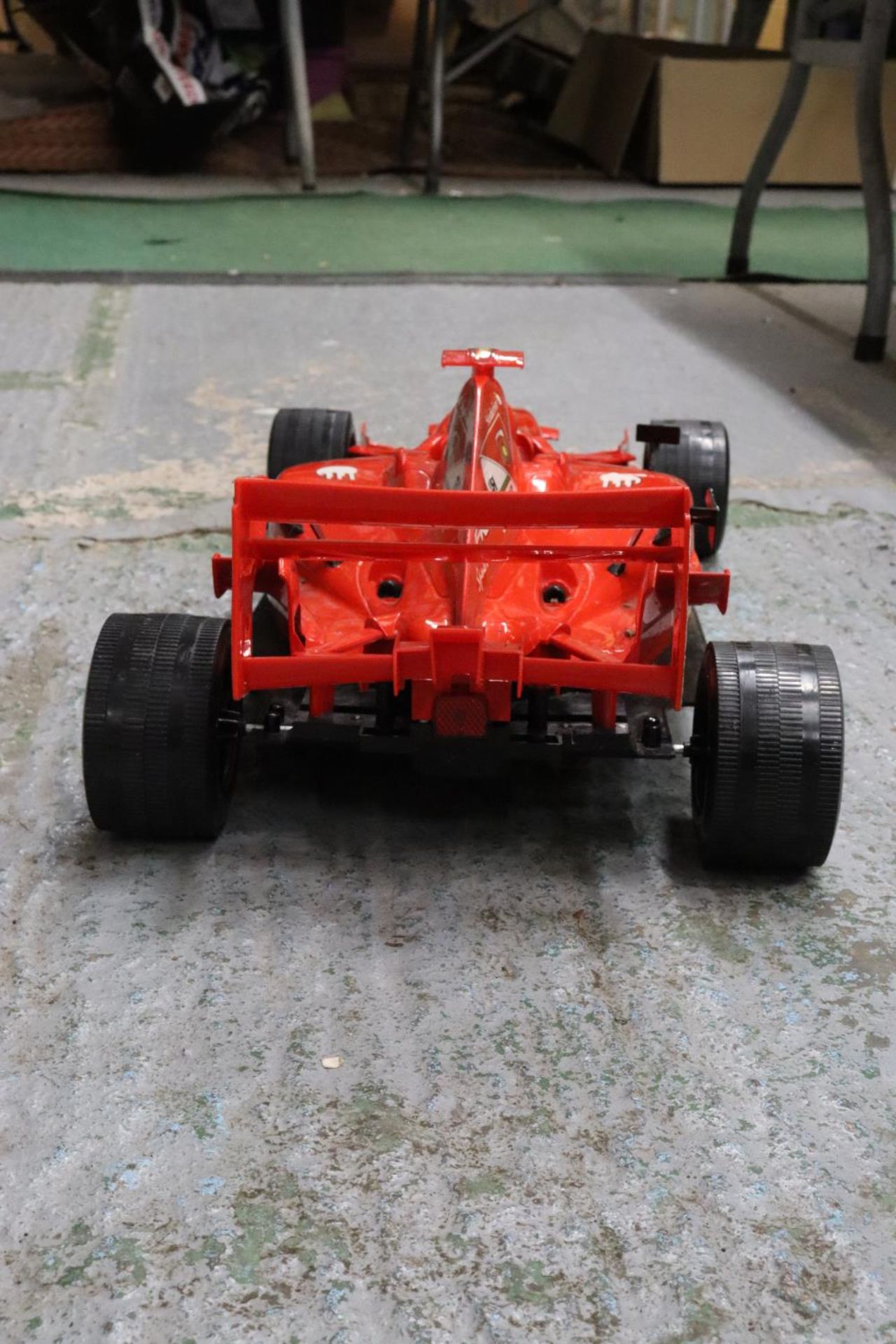 A LARGE FORMULA ONE FERRARI RACING CAR 37 INCH LONG - Image 4 of 6