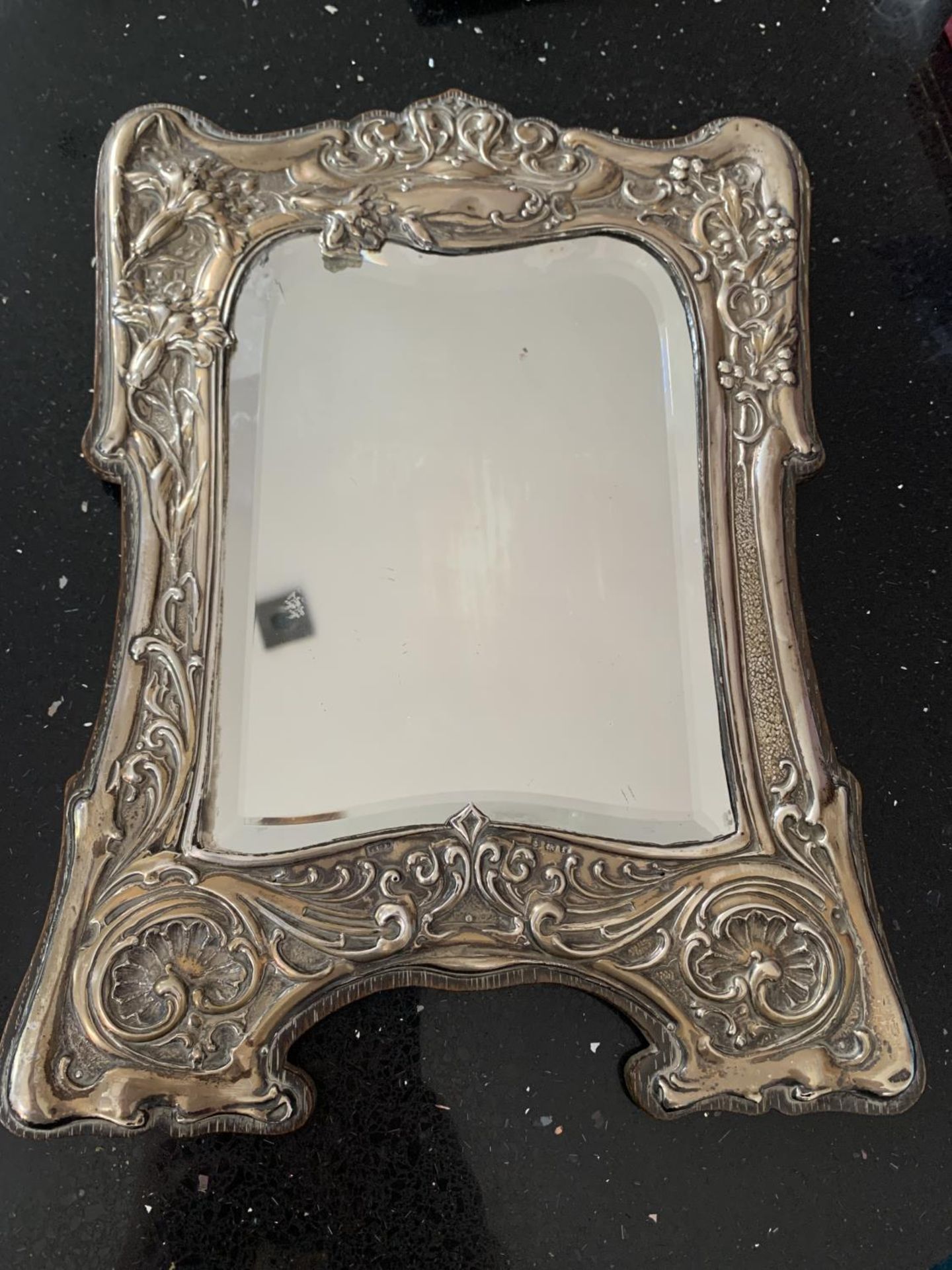 A HALLMARKED BIRMINGHAM SILVER ART NOVEAU MIRROR 33CM X 24CM