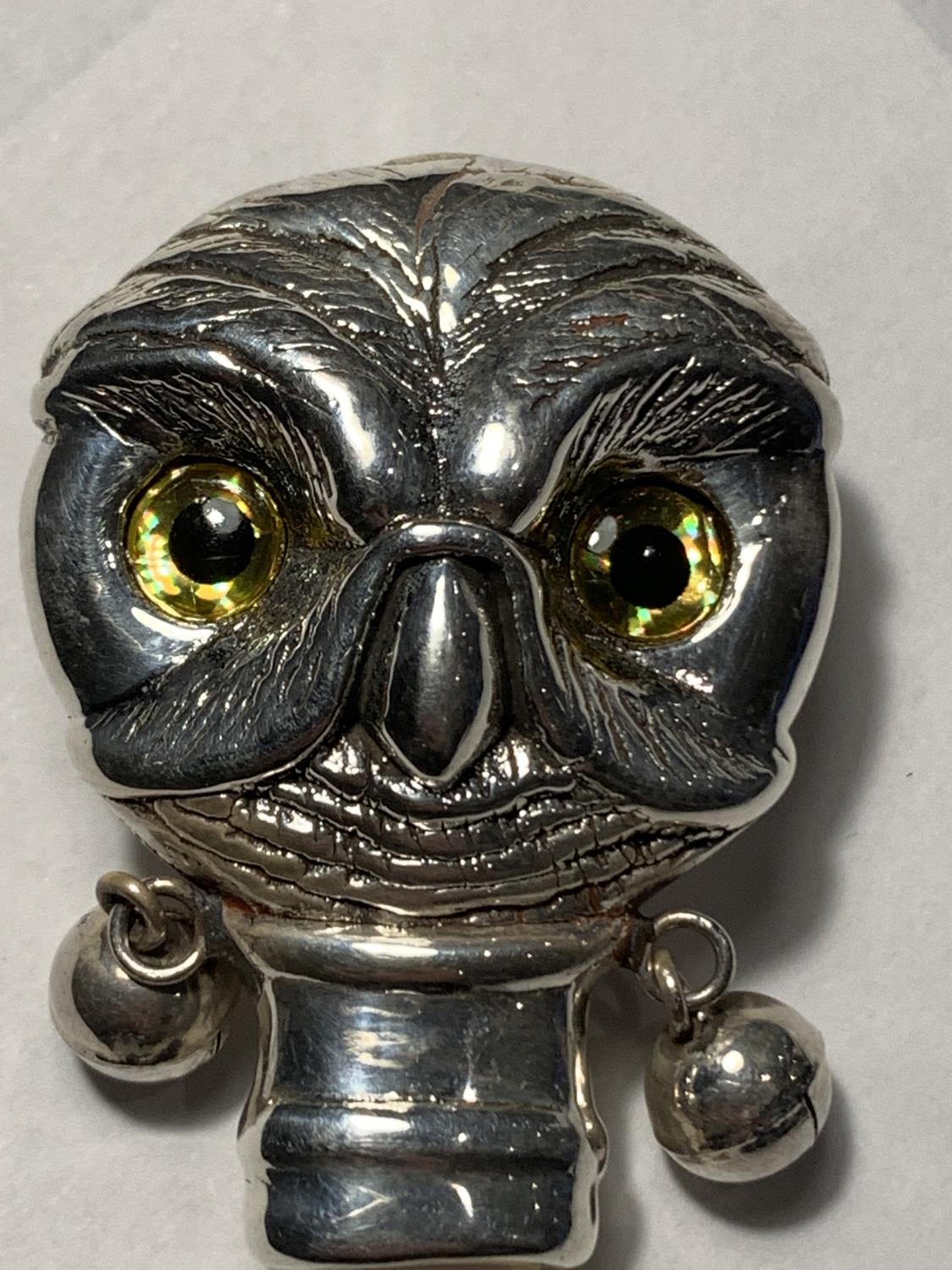 A SILVER AND MOTHER OF PEARL OWL BABY RATTLE - Image 3 of 3