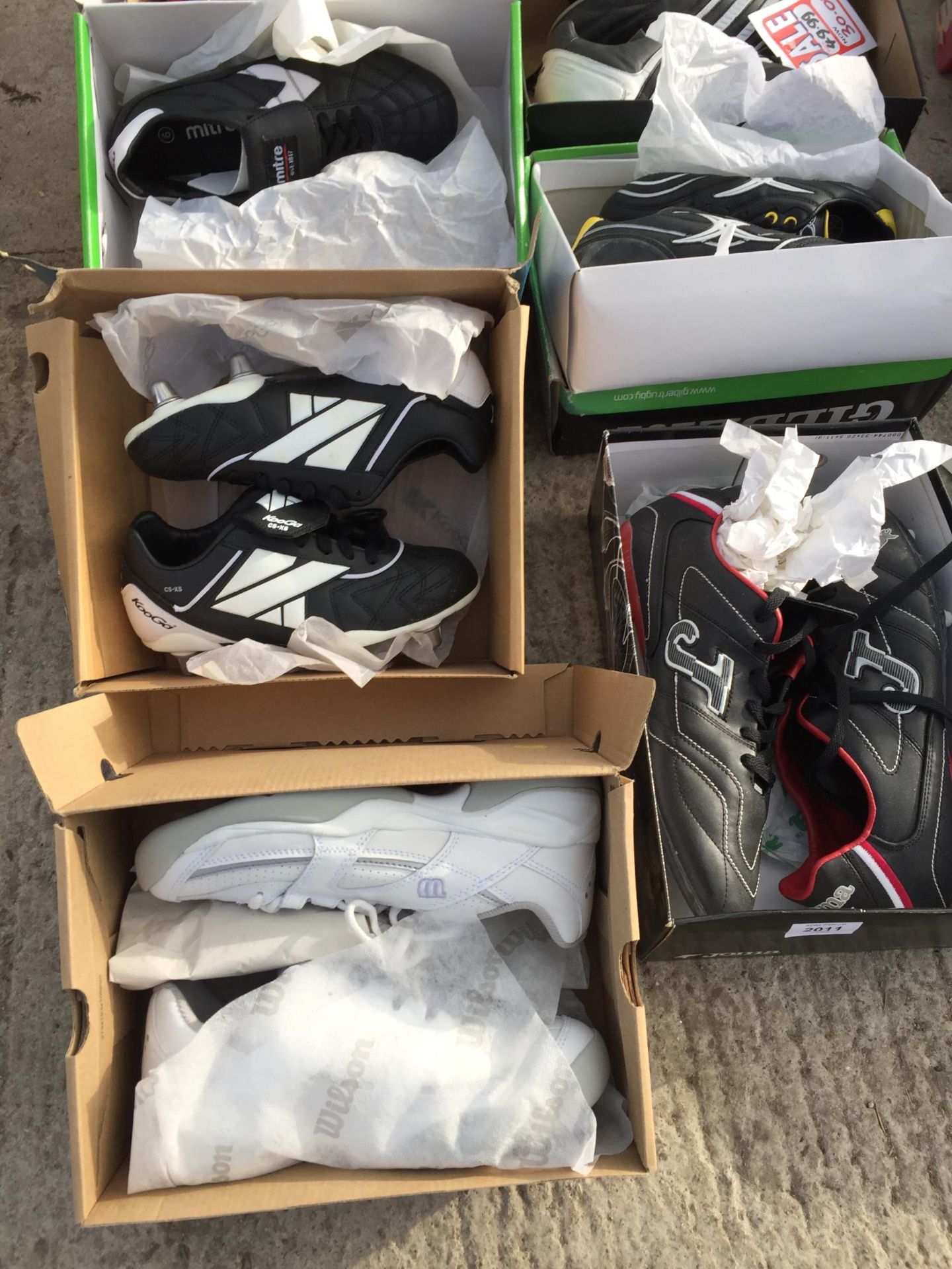 TEN PAIRS OF AS NEW AND BOXED SPORTS BOOTS AND TRAINERS - Image 3 of 3