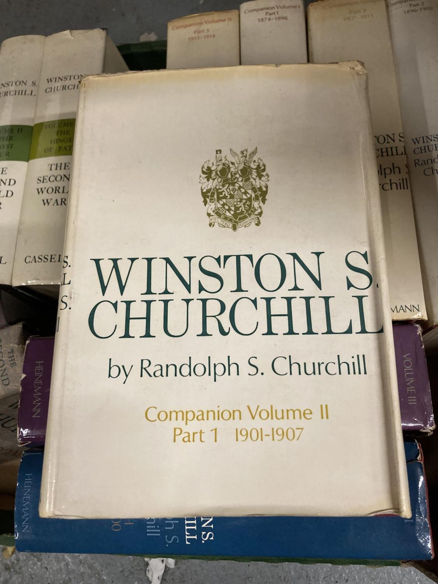 FOURTEEN BOOKS TO IJNCLUDE THIRTEEN WINSTON CHURCHILL AND A NEW IMPERIAL REFERENCE DICTIONARY - Image 5 of 5