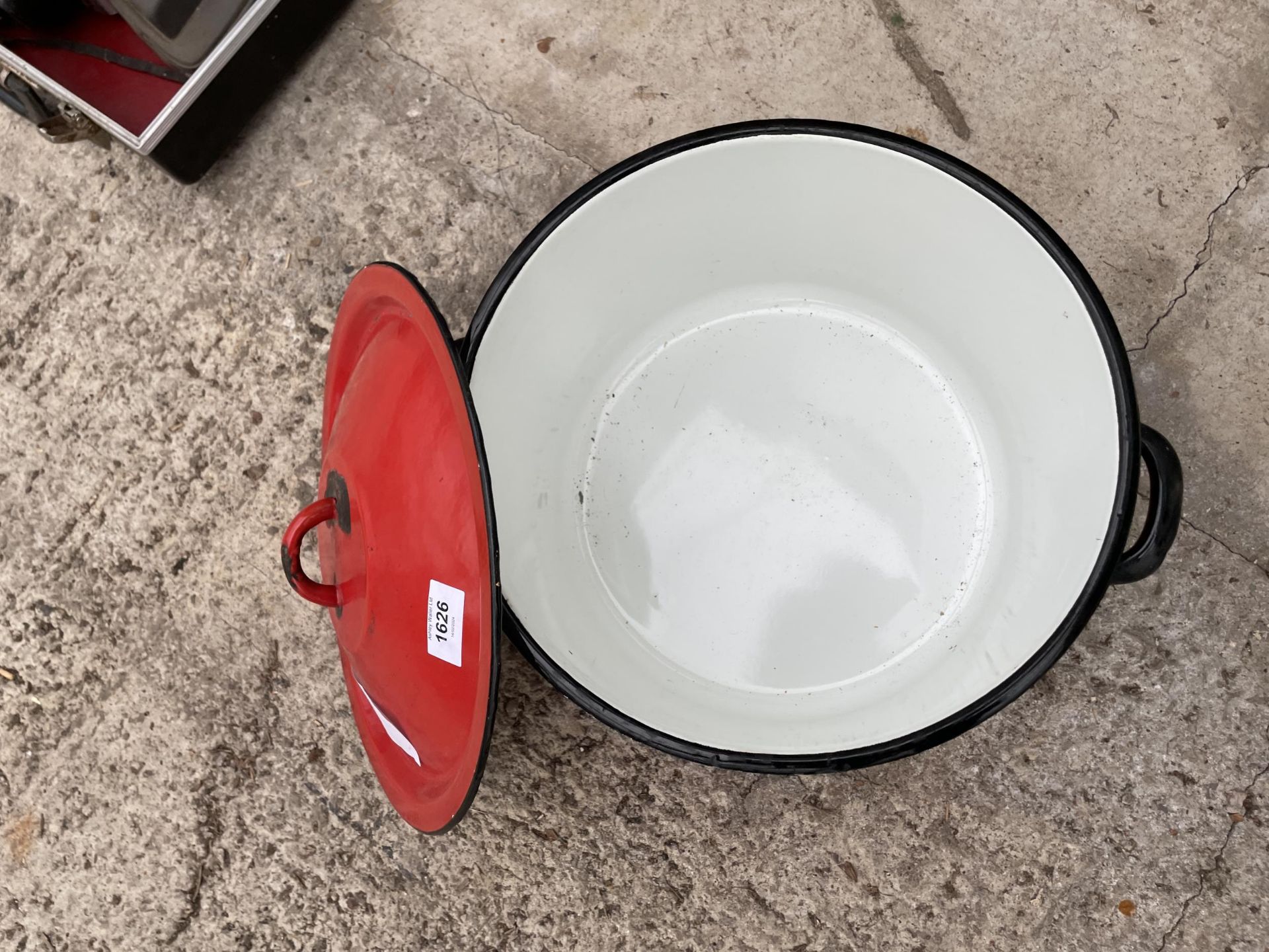 A RETRO RED ENAMELED BREAD BINWITH LID - Bild 2 aus 2