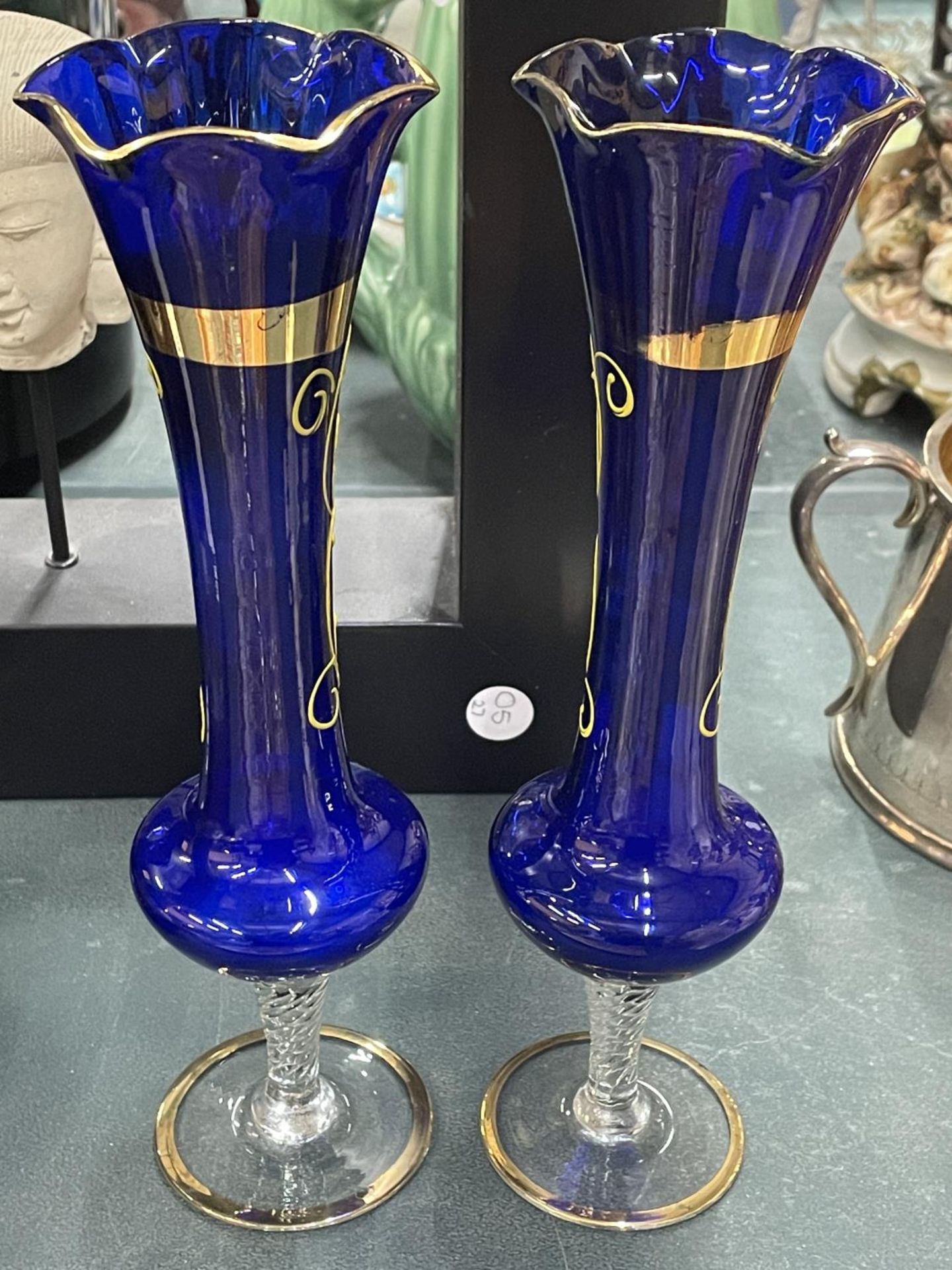 A PAIR OF VINTAGE BOHEMIAN GLASS VASES IN COBALT BLUE WITH HANDPAINTED FLORAL DECORATION, HEIGHT - Image 2 of 2